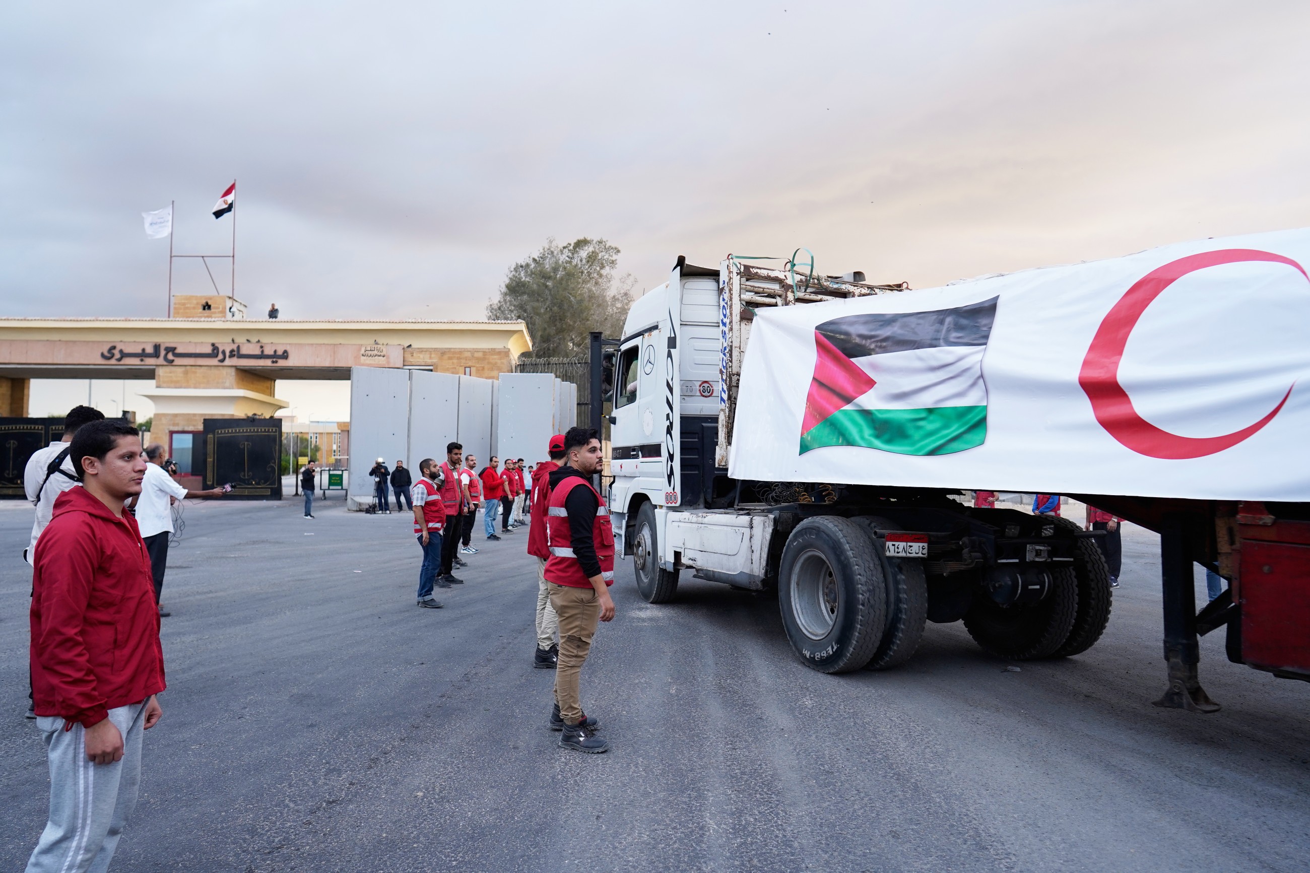 Palestinians journey back home as aid convoys start to enter Gaza
