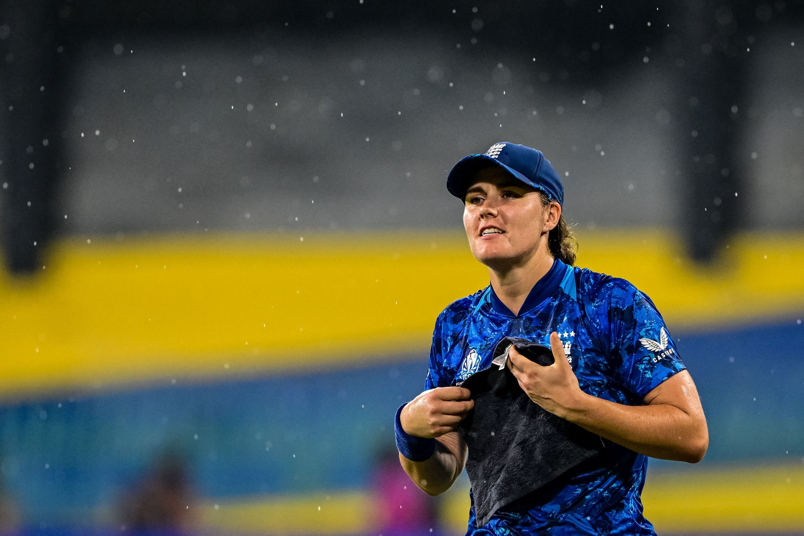 Rain denies Pakistan historic World Cup win over England