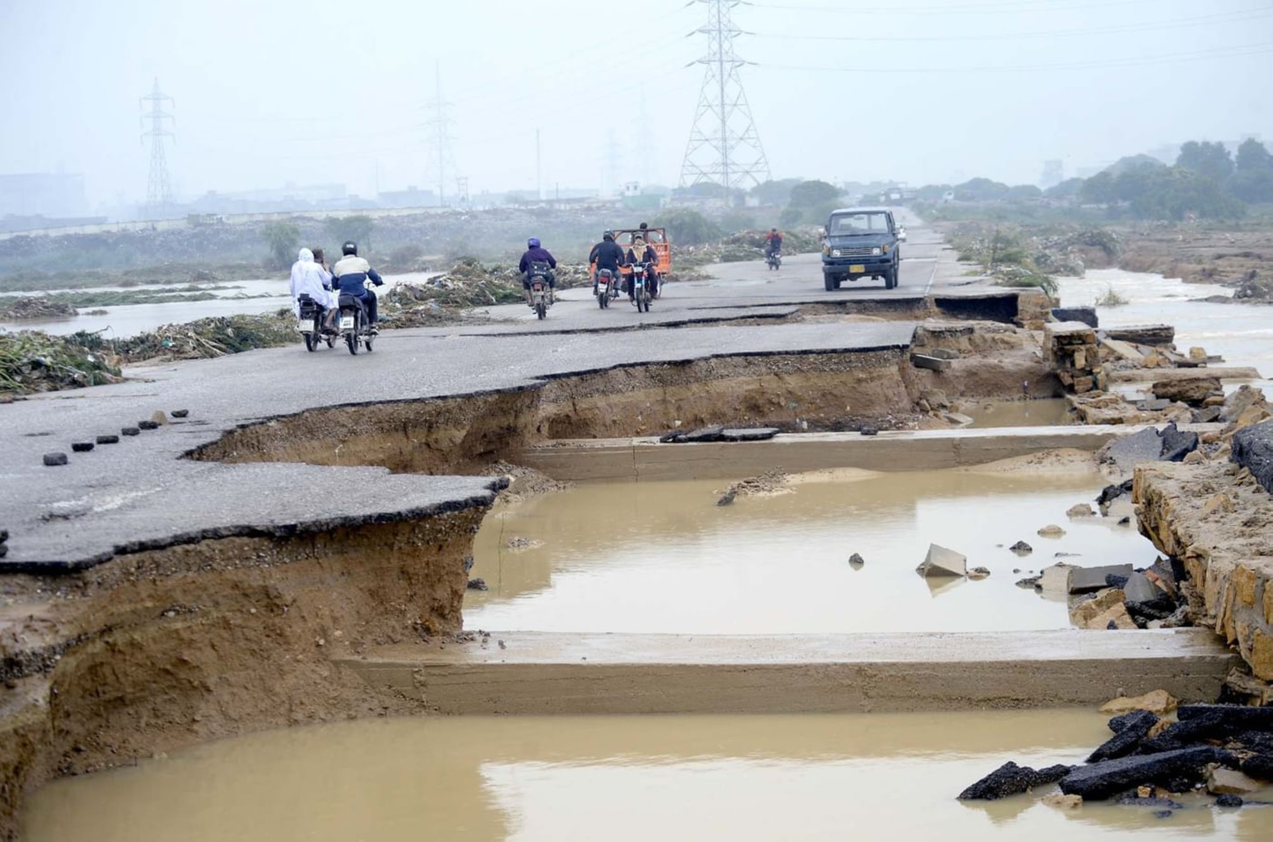 Pakistan estimates Rs822 billion in flood damages