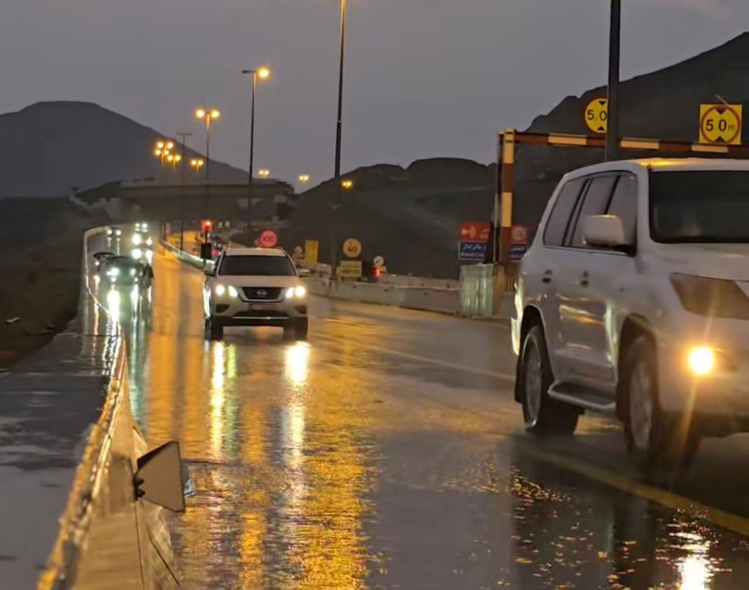Heavy rain hits UAE's Eastern Region