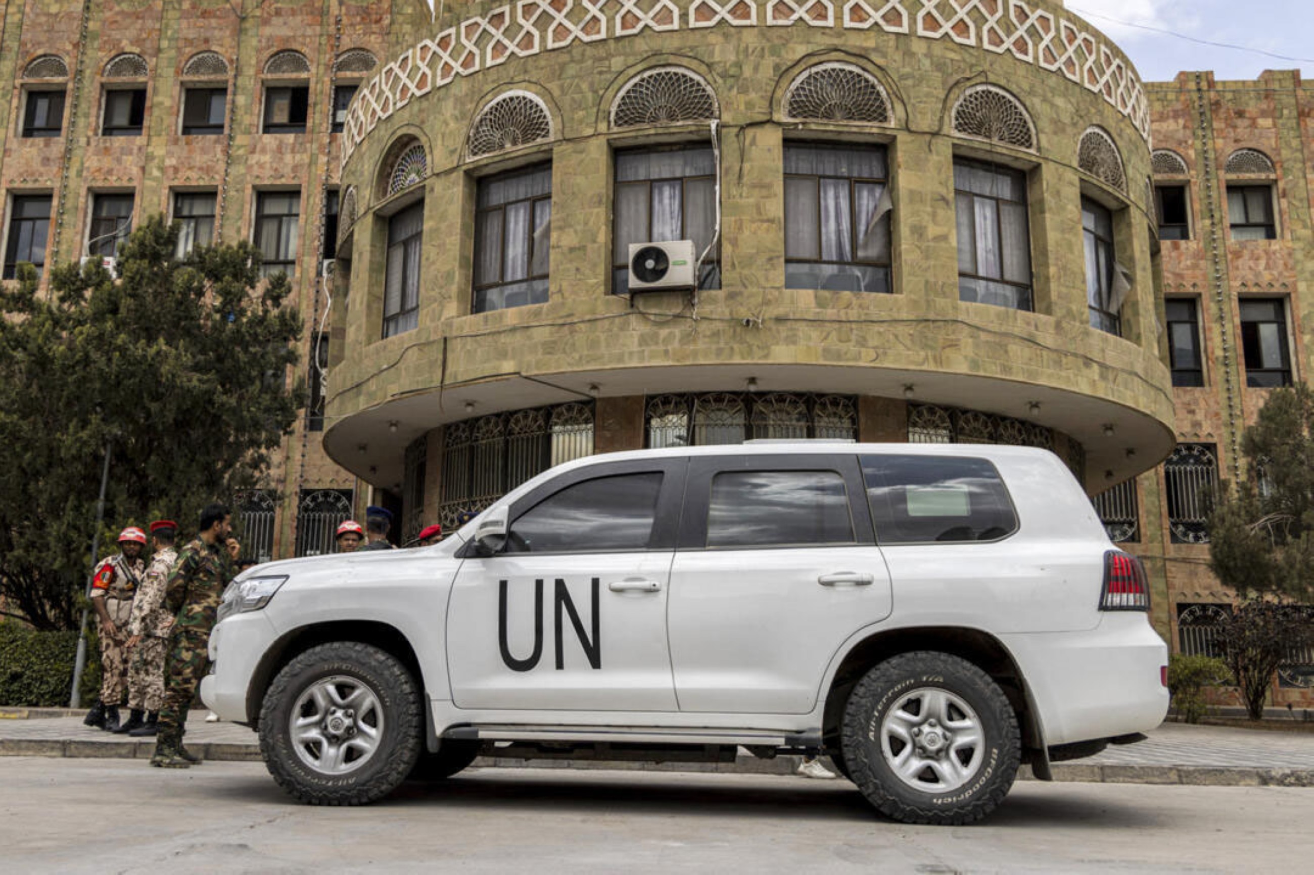 Houthis release 5 Yemeni UN staffers in Sanaa