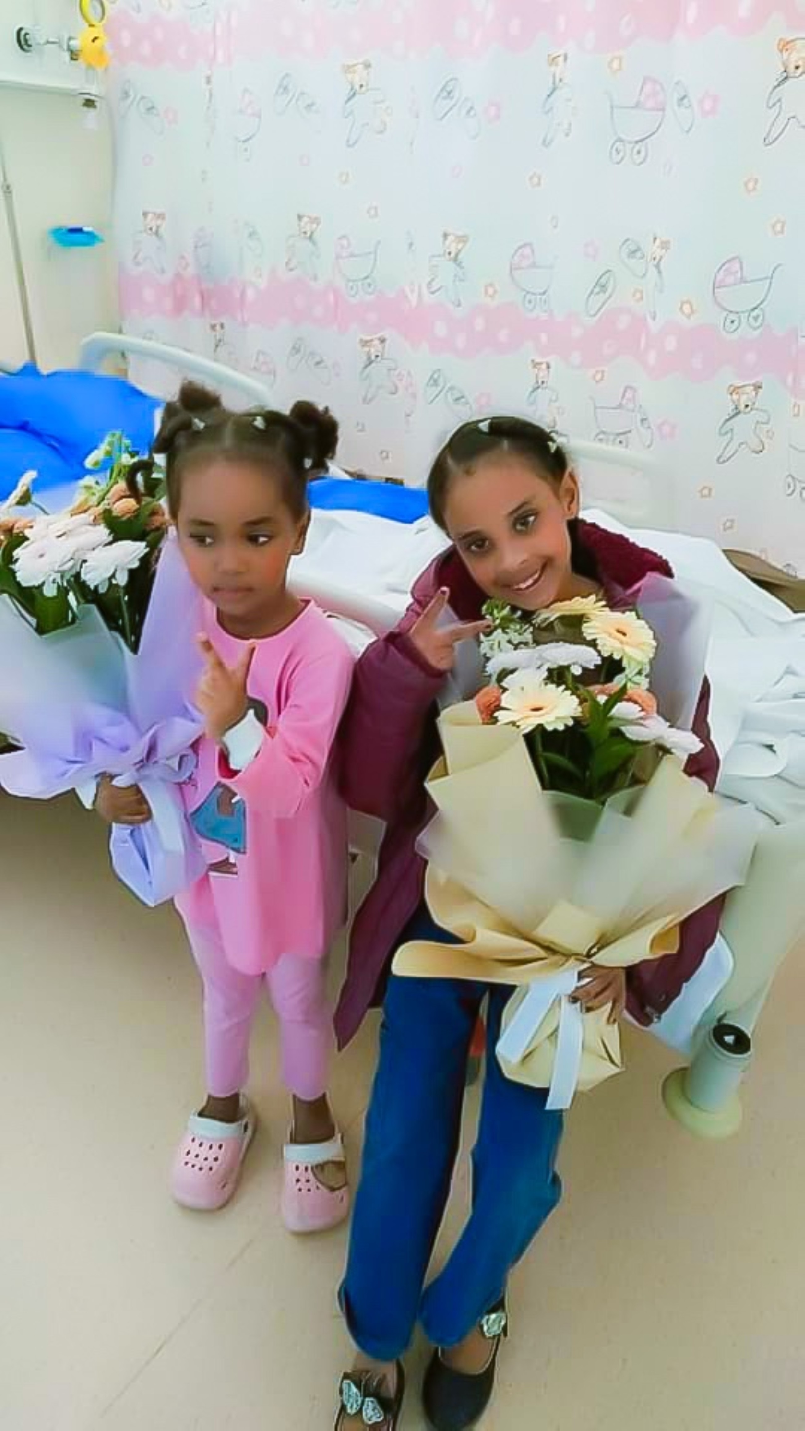 Man honoured for rescuing two girls from drowning in Al Mamzar beach in Sharjah