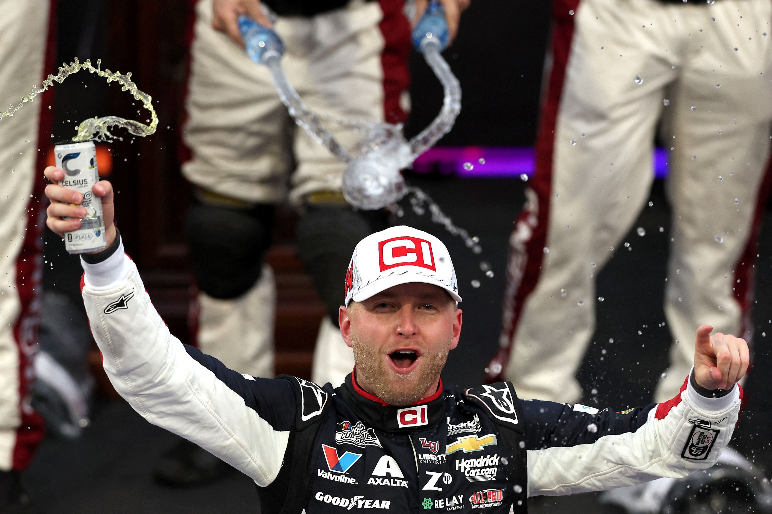 Byron outduels Blaney for victory at Martinsville