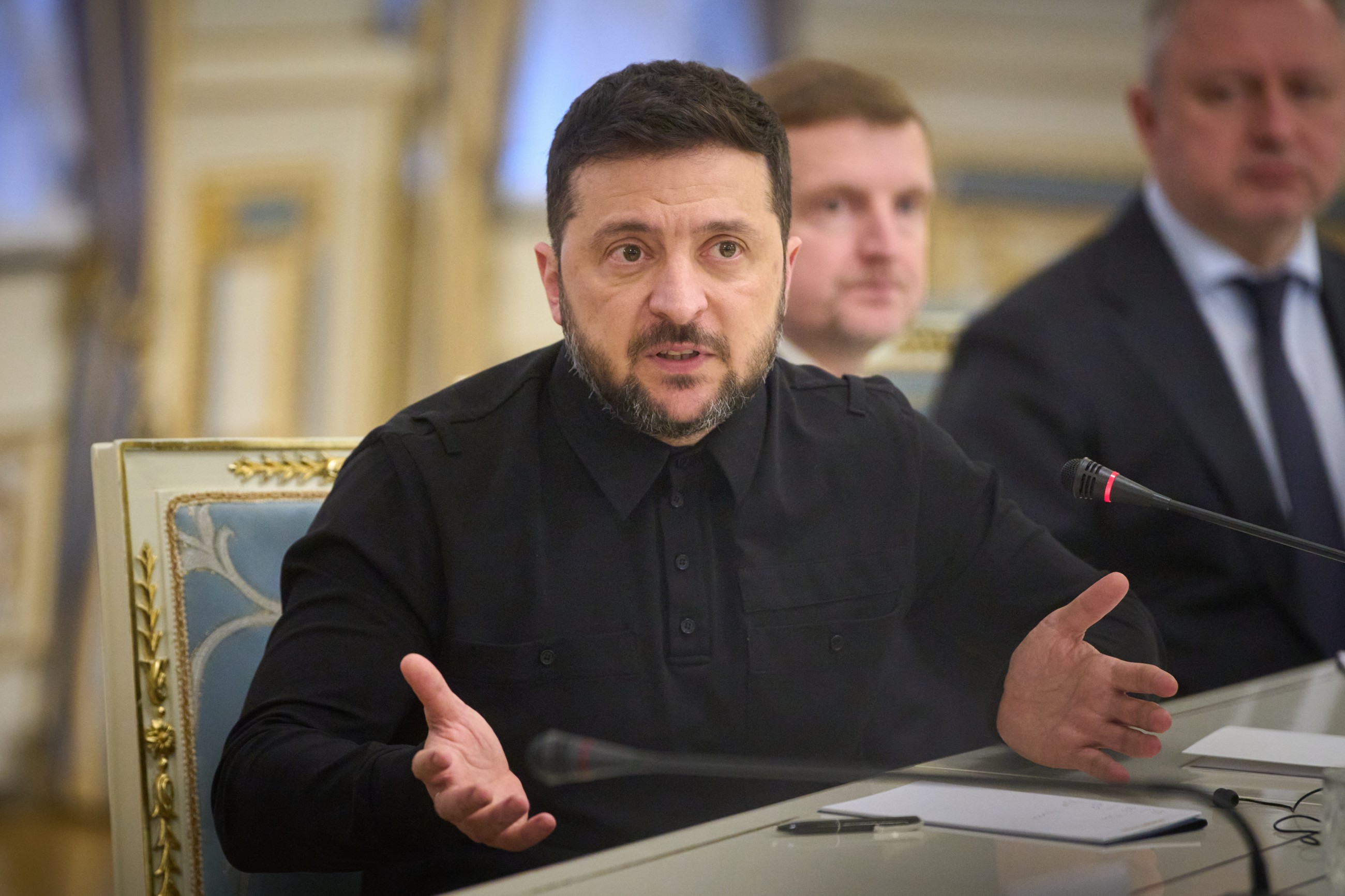 Zelensky ready for truce talks, but will not give up territory