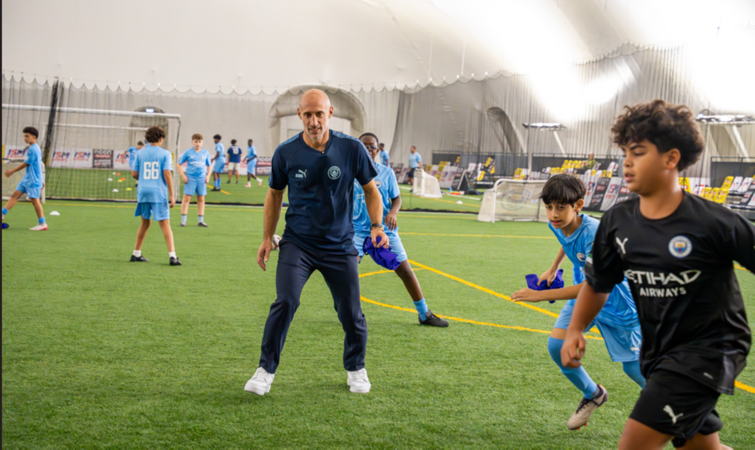 Legend Zabaleta meets City fans in Abu Dhabi and Dubai