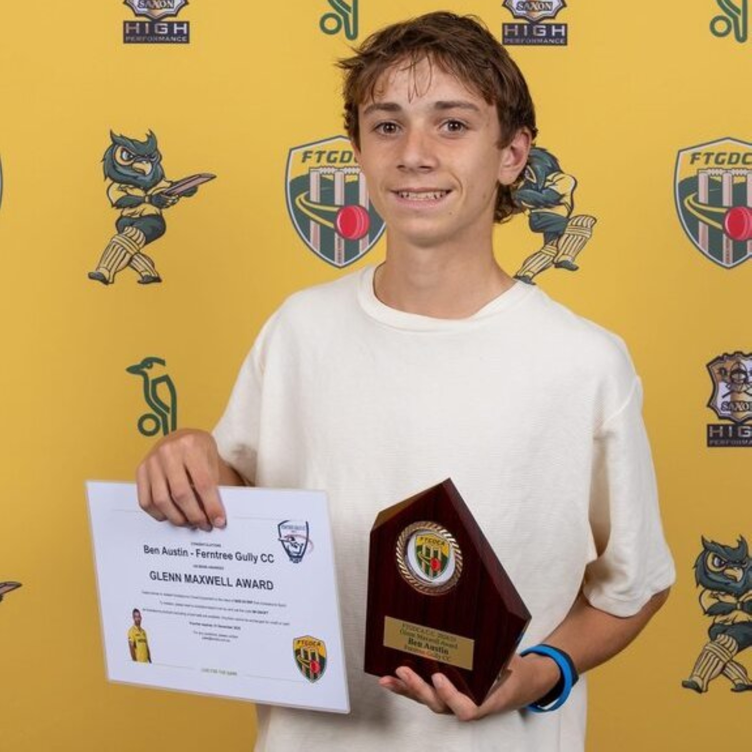 Teenage Australian cricketer dies after being hit by ball