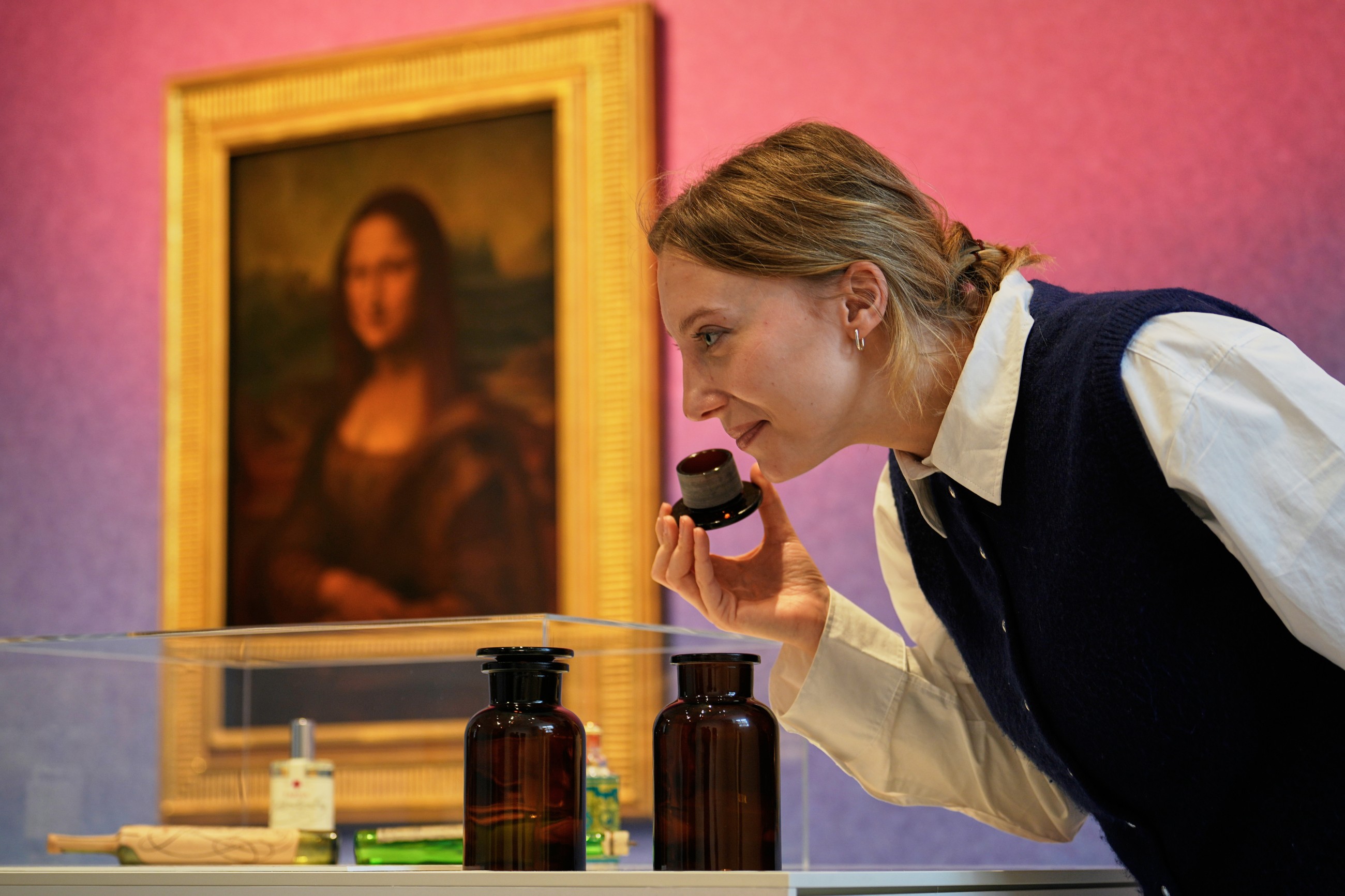 German exhibition allows visitors to discover unknown worlds of smells