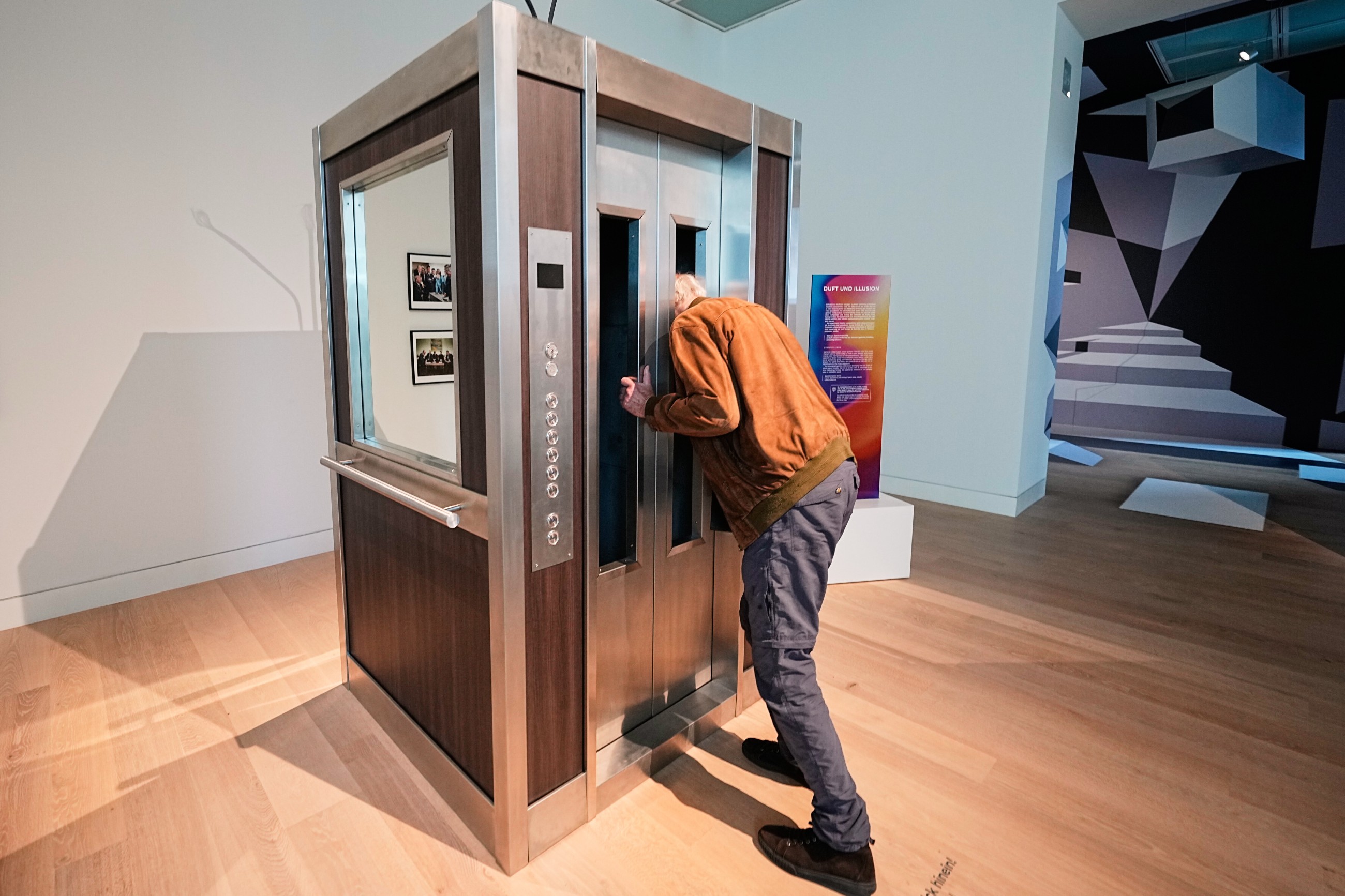 German exhibition allows visitors to discover unknown worlds of smells