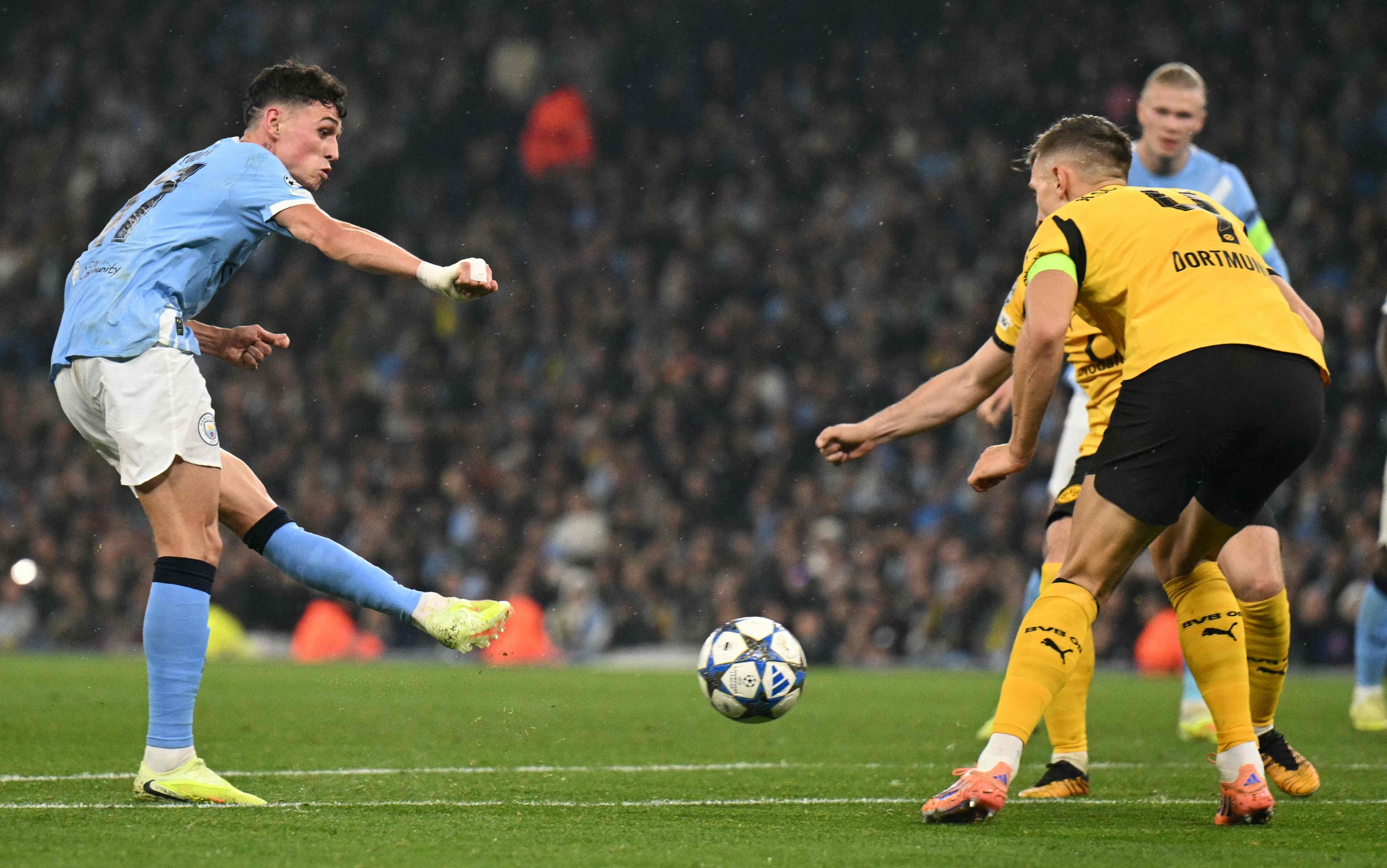 City rout Dortmund as Inter stay perfect, Barcelona held