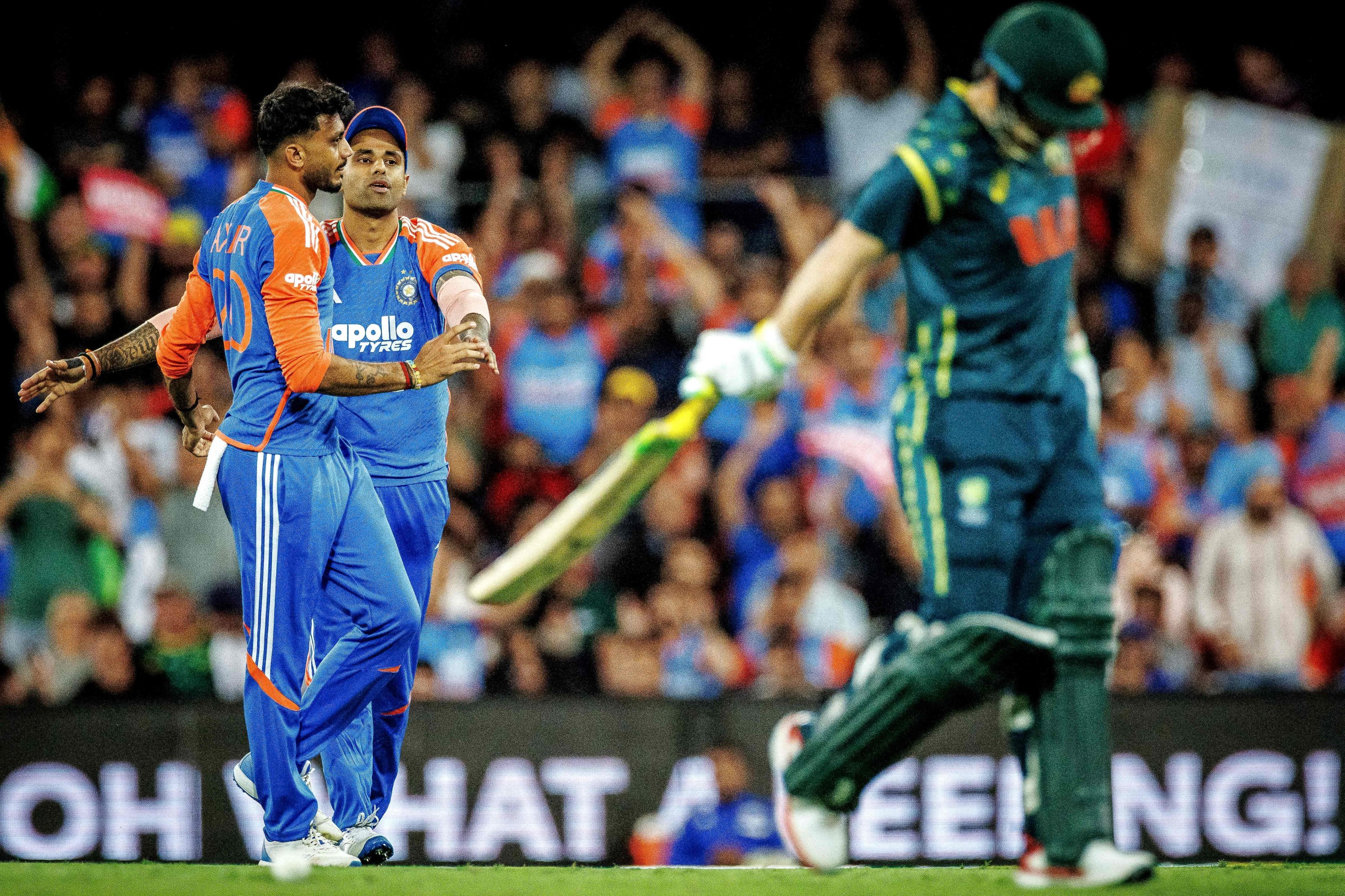 India spin way to dominant T20 win over Australia on Gold Coast