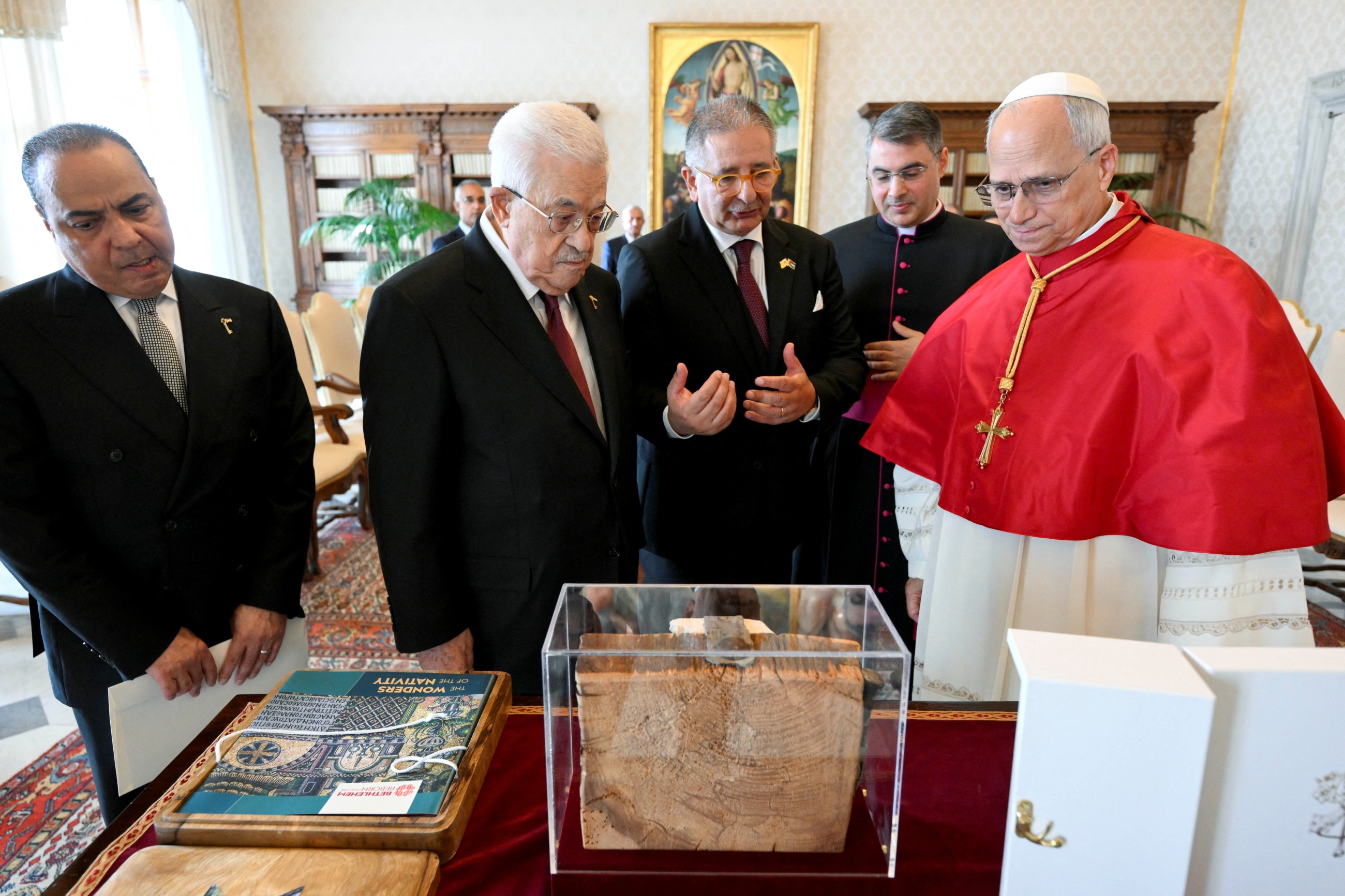 Pope Leo meets Palestinian president, discusses urgent need for Gaza aid, two-state solution