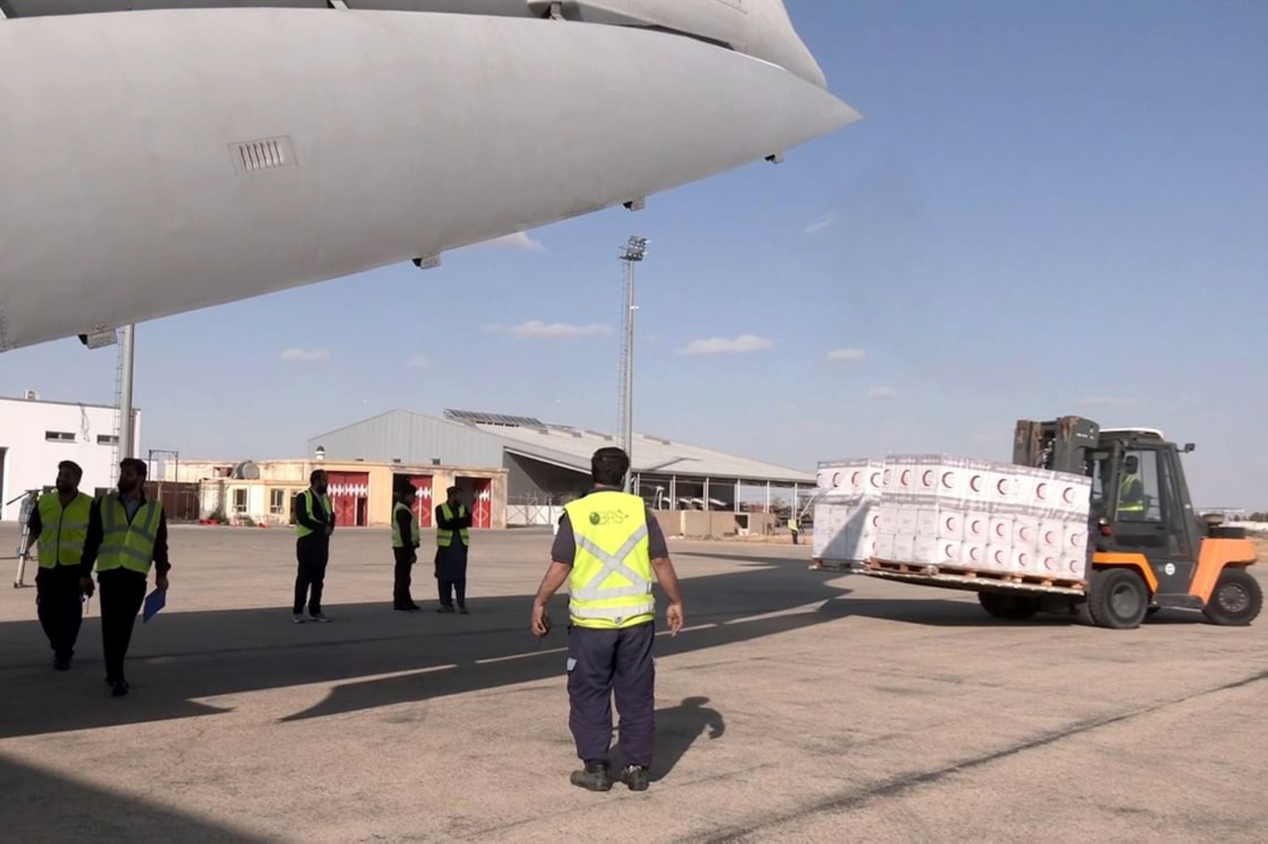 UAE dispatches joint relief team, providing aid to quake-affected communities in Afghanistan