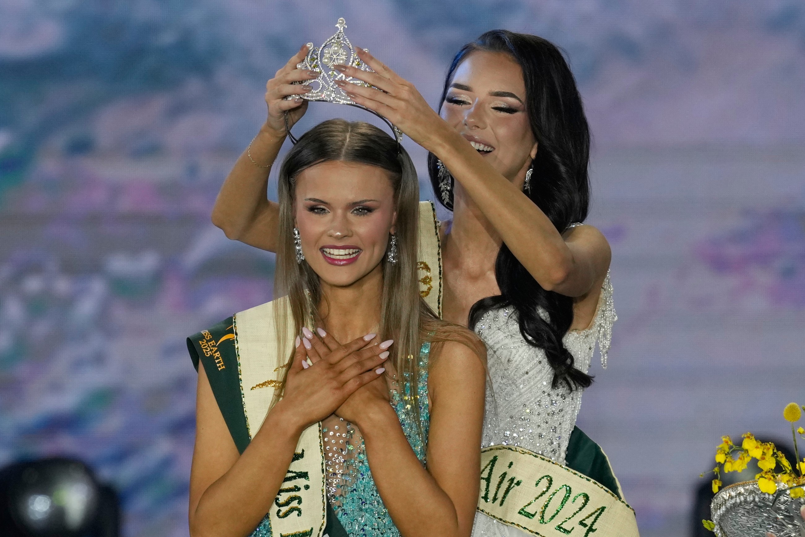 Mistreatment forces contestants to walkout with tears at Miss Universe pageant in Thailand