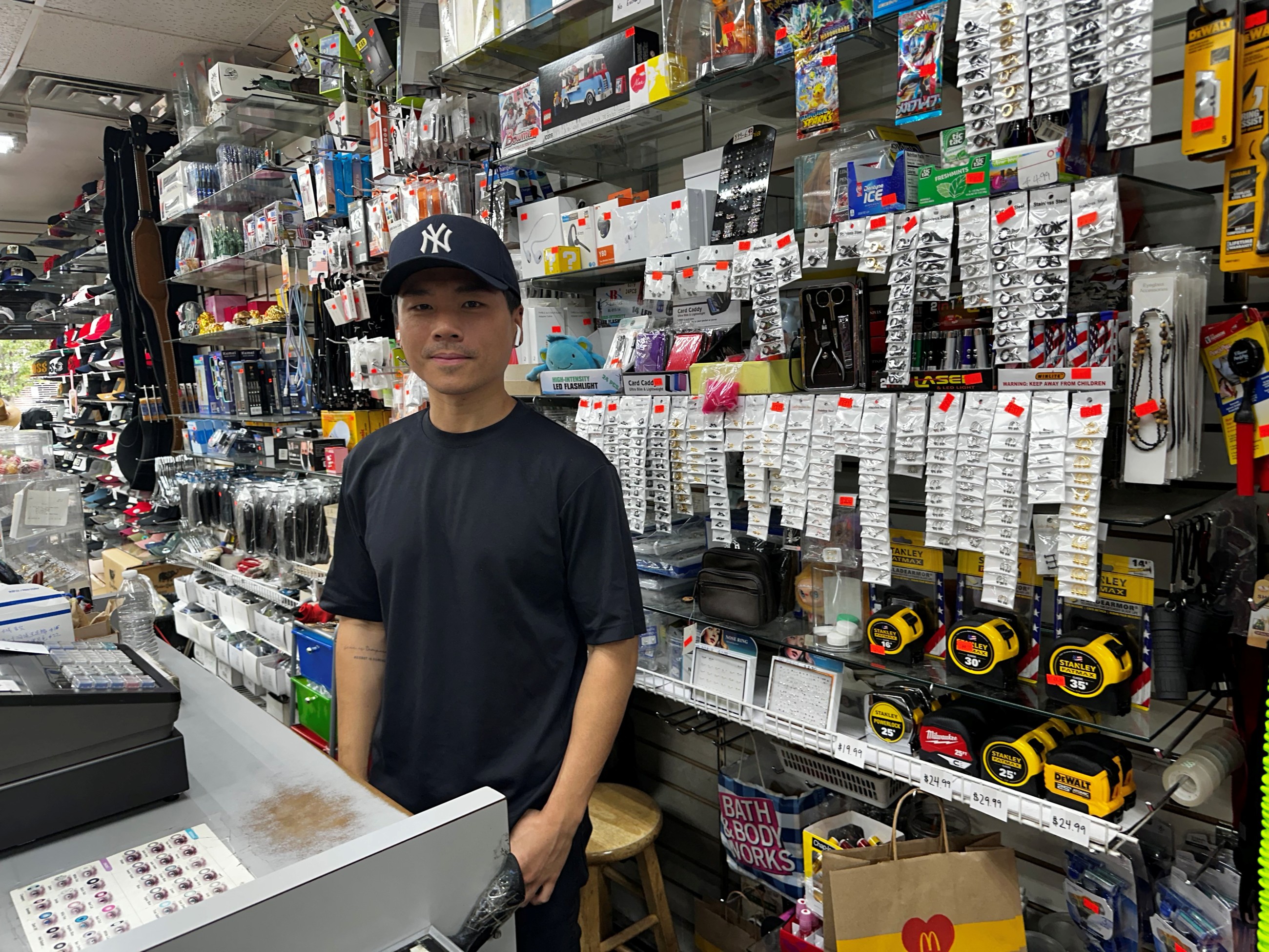 Fearful of raids, Hispanic shoppers shift to online buying