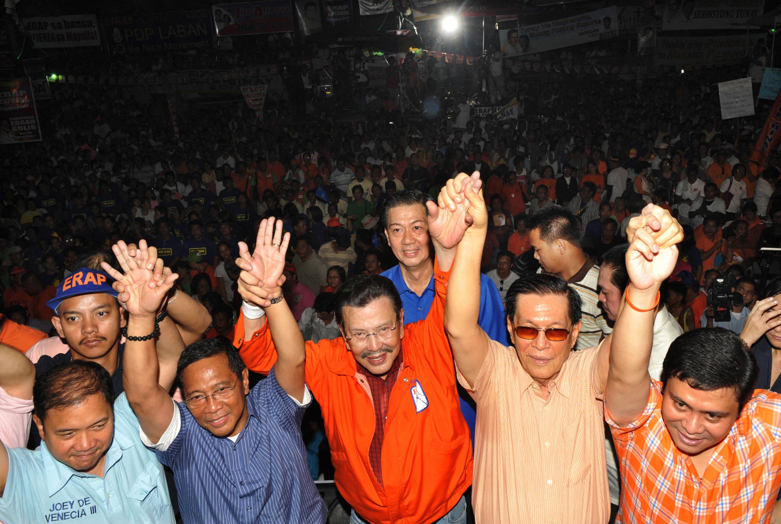 Juan Ponce Enrile, architect of Philippines martial law, dies at 101