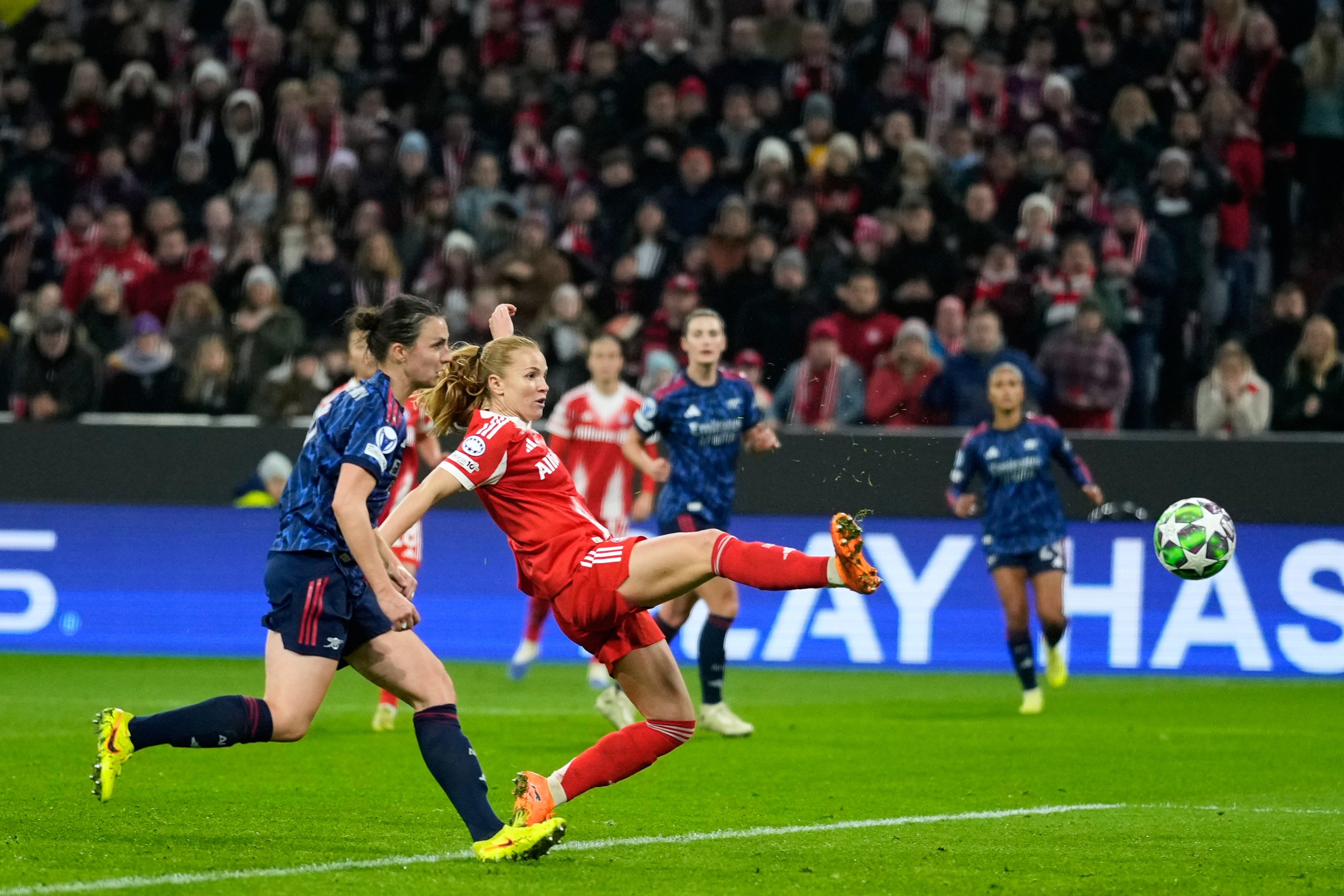 Bayern stun Arsenal, Utd sink PSG in Women’s Champions League