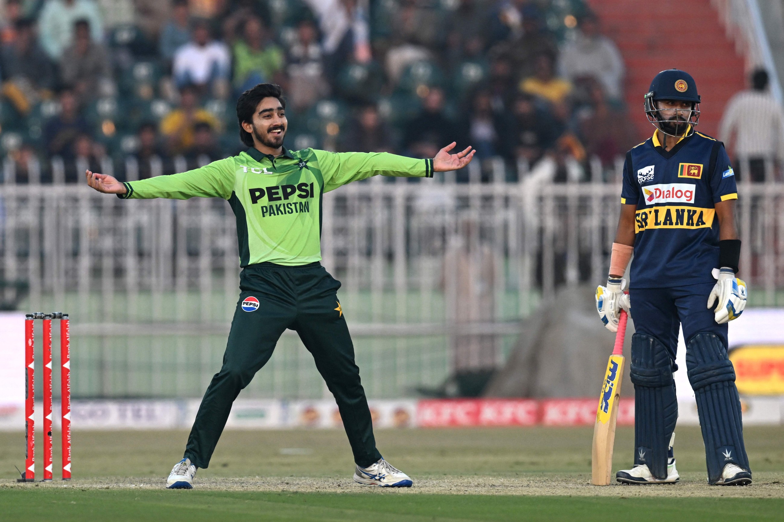 Wasim leads as Pakistan dismiss Sri Lanka for 211 in third ODI