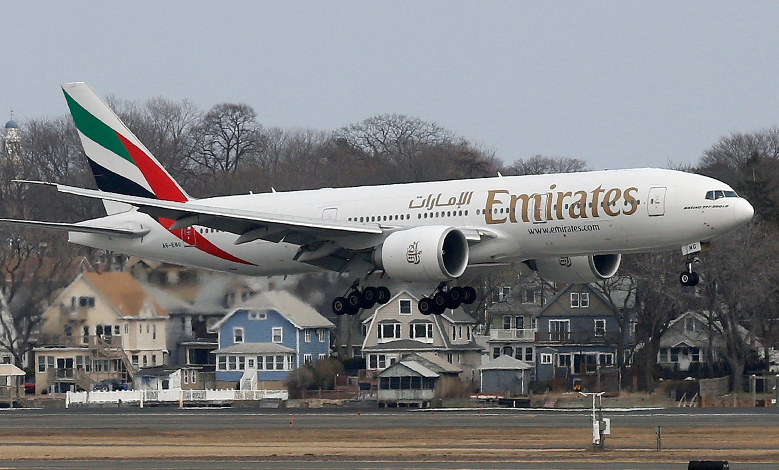 Emirates orders 65 additional Boeing 777X airplanes at Dubai Airshow 2025