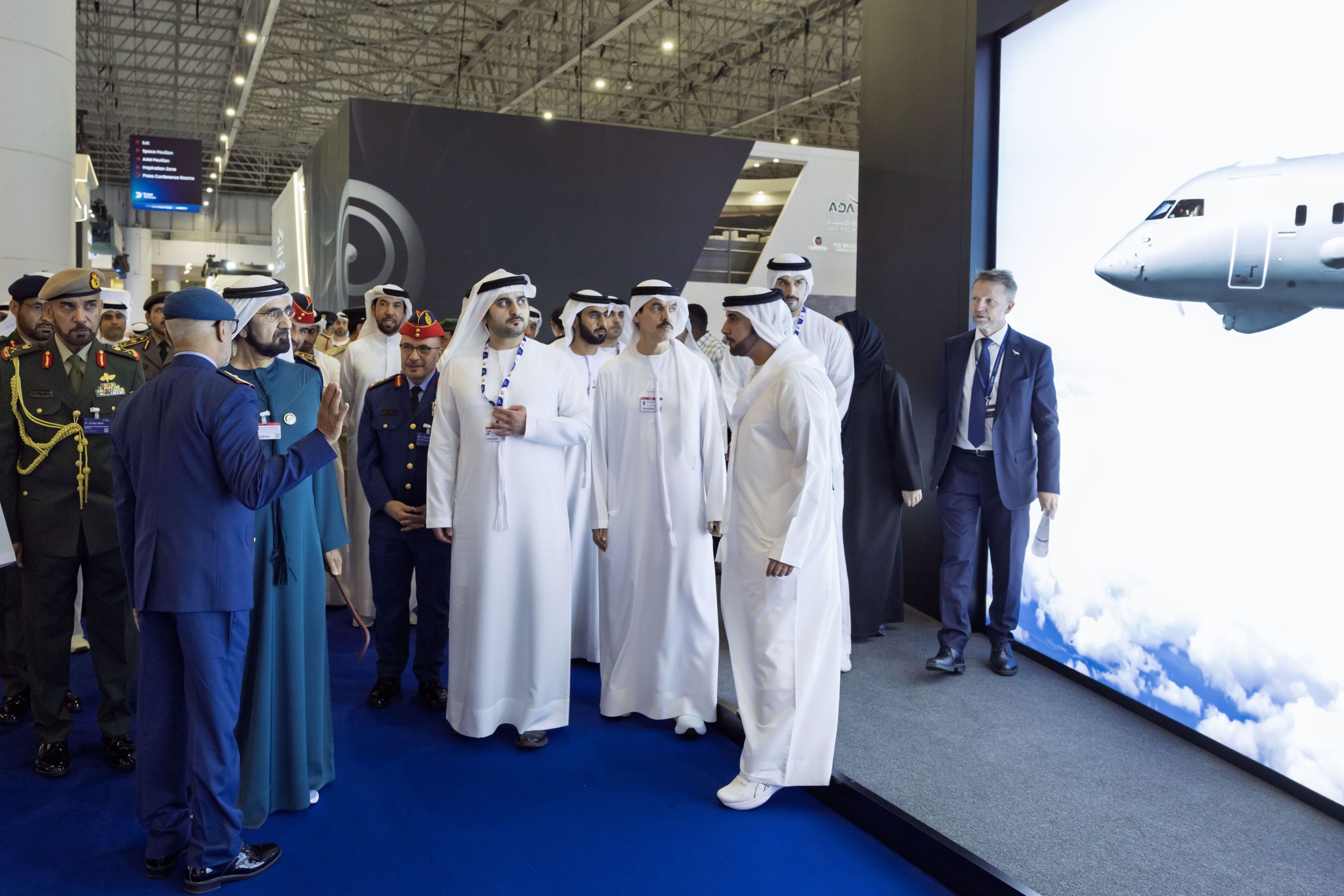 Sheikh Mohammed tours Dubai Airshow, says it brings together innovations and expertise