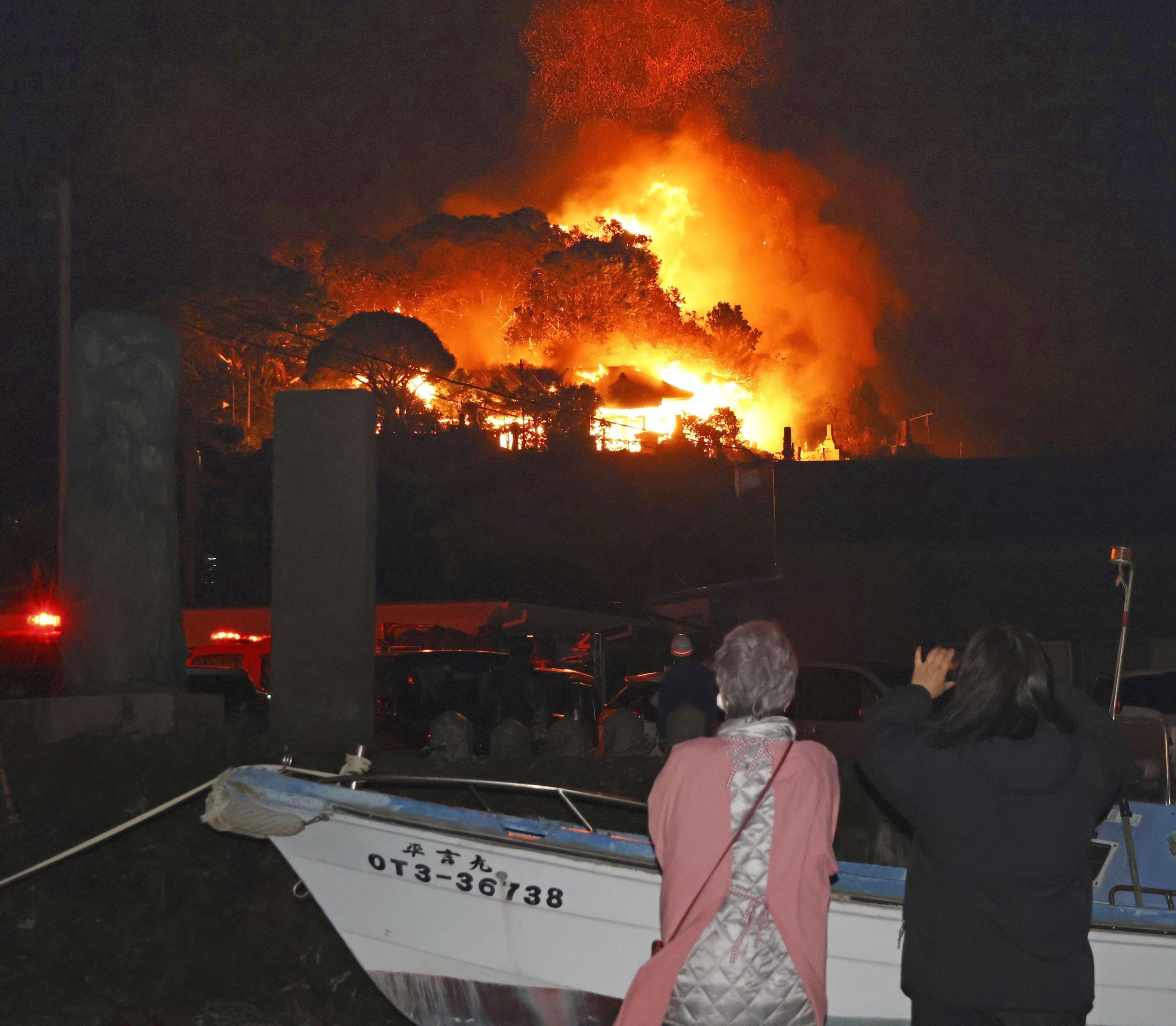 Japan's biggest fire in nearly 50 years ravages 170 buildings, forces evacuations