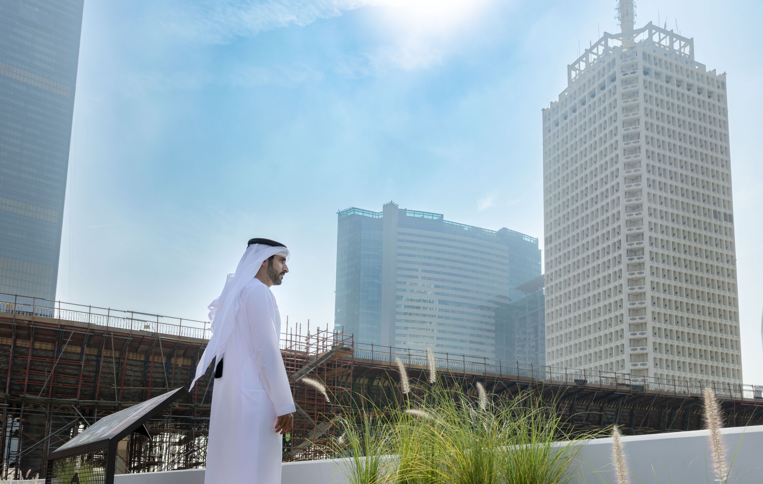 Sheikh Hamdan approves architectural identity for Dubai’s road projects