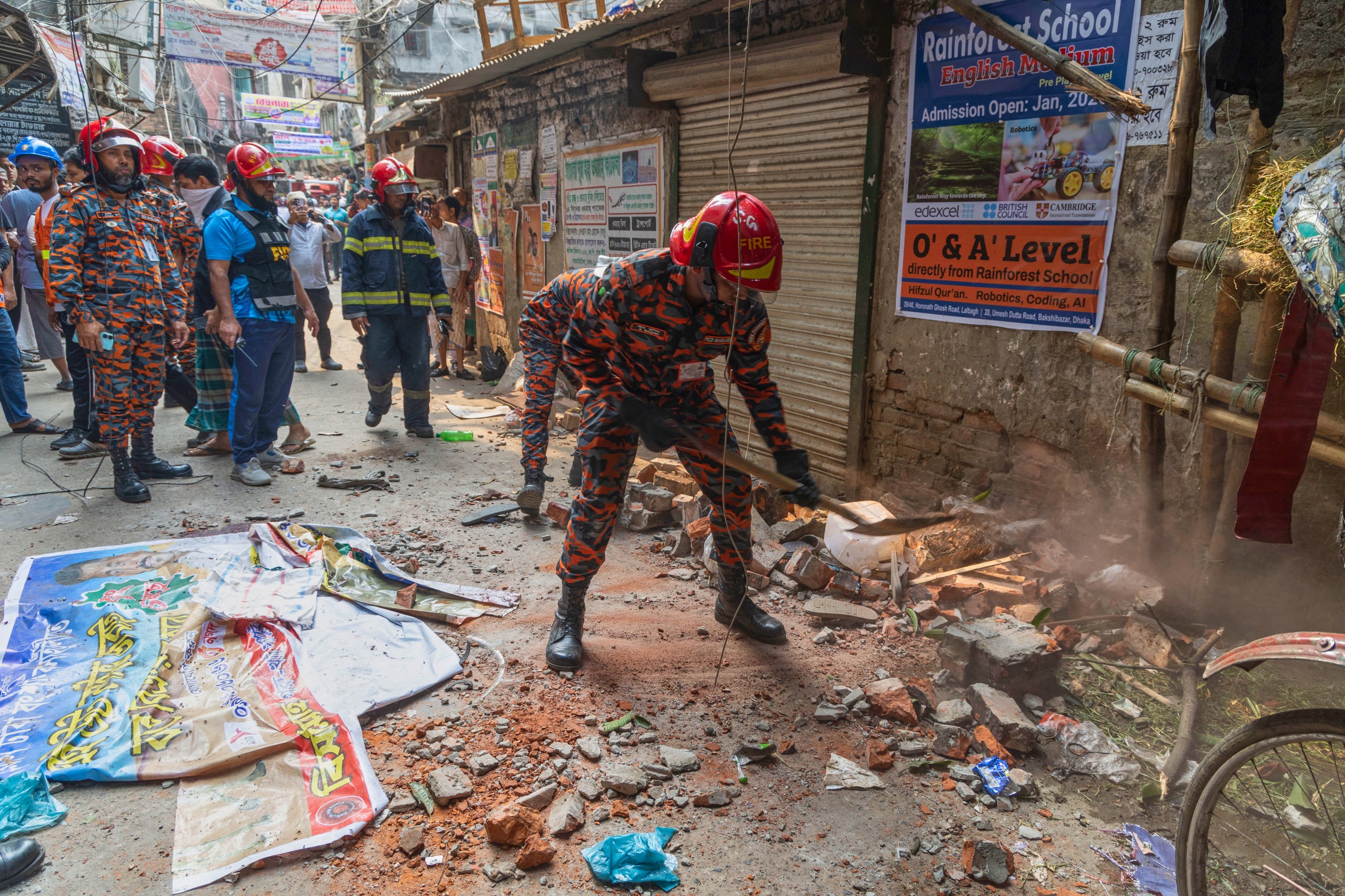 Bangladesh quake kills five, injures dozens