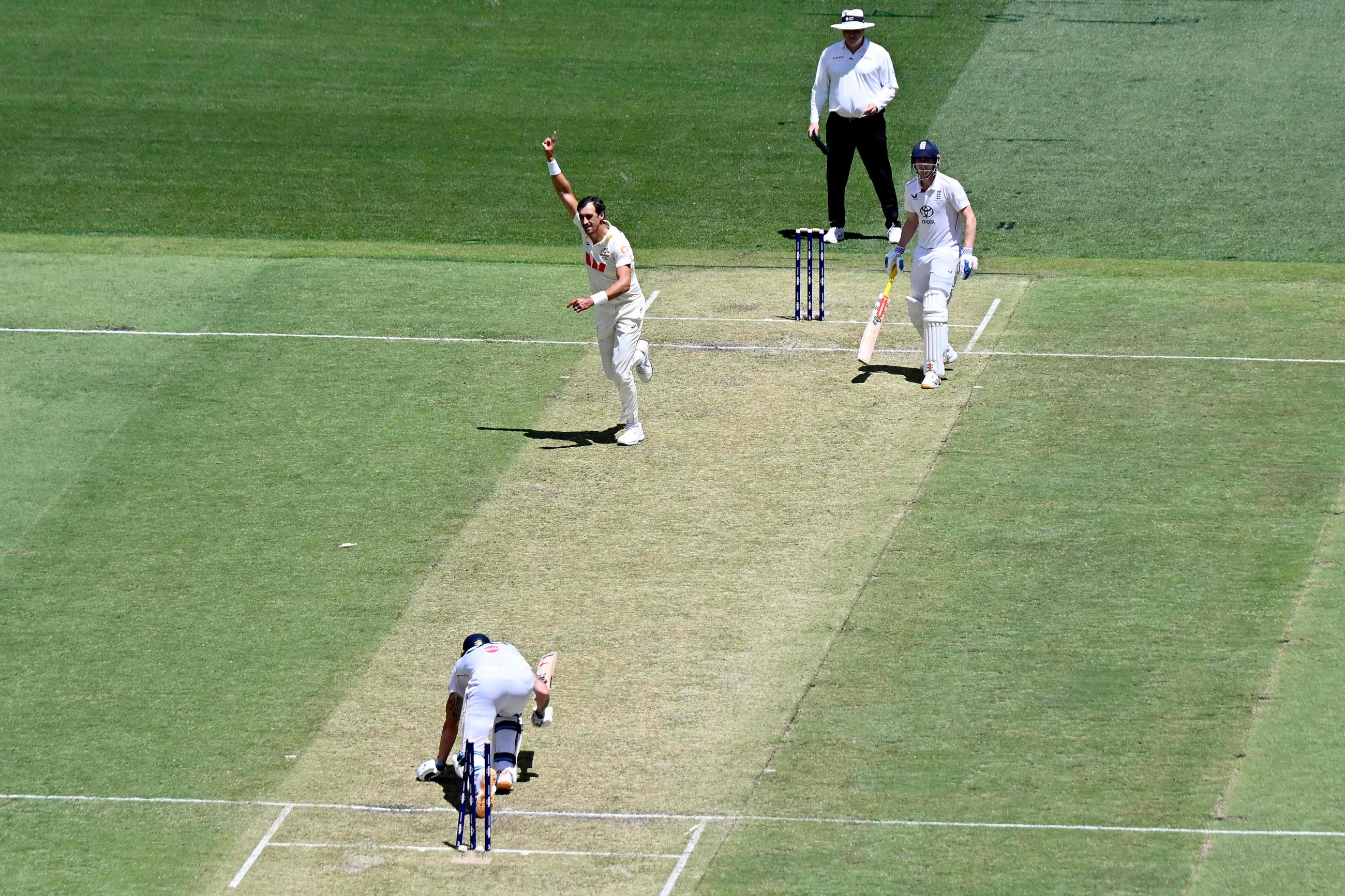 Australia's Head, Starc orchestrate England downfall in two-day Ashes rout