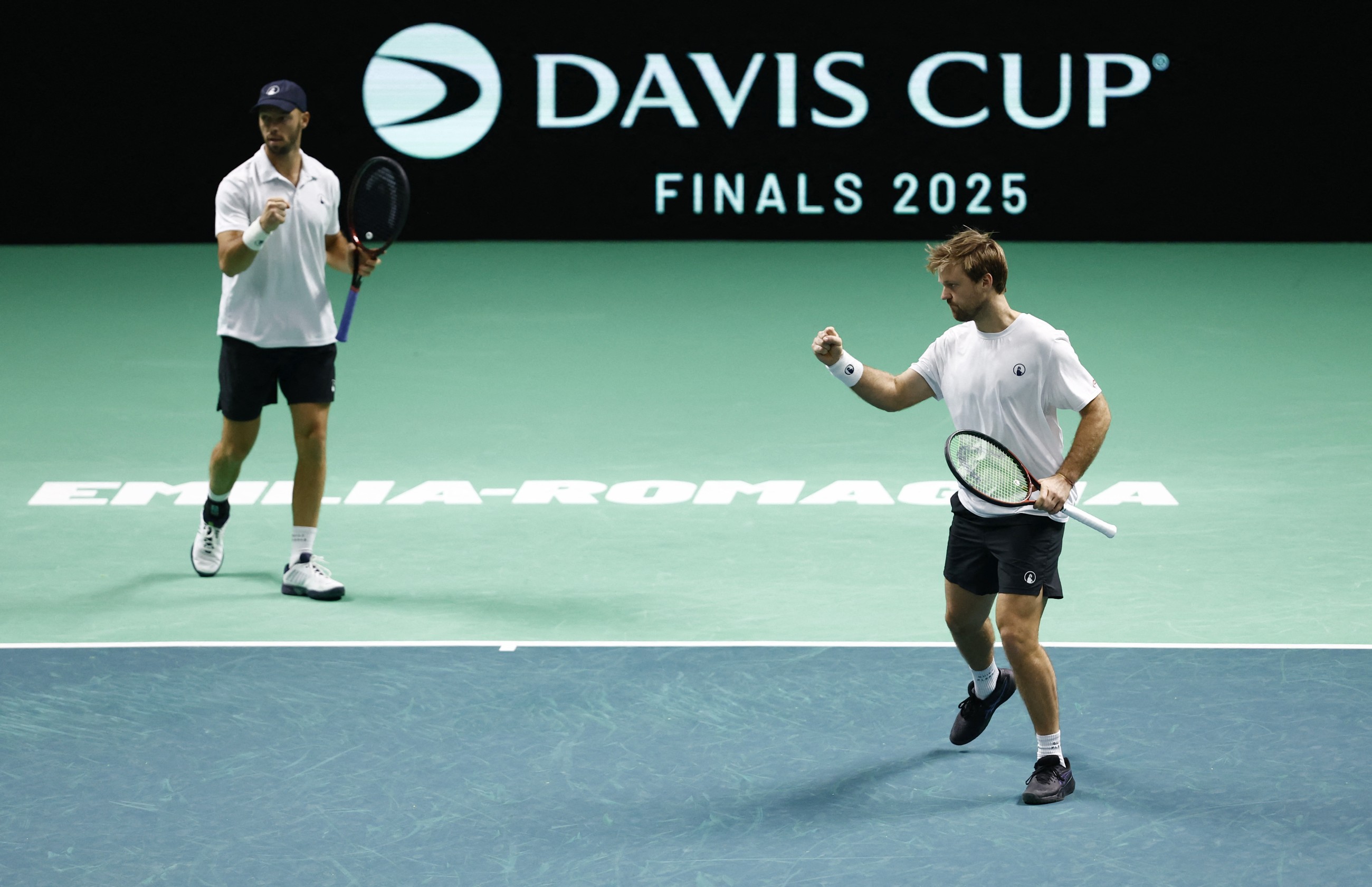 Spain to face holders Italy in Davis Cup final