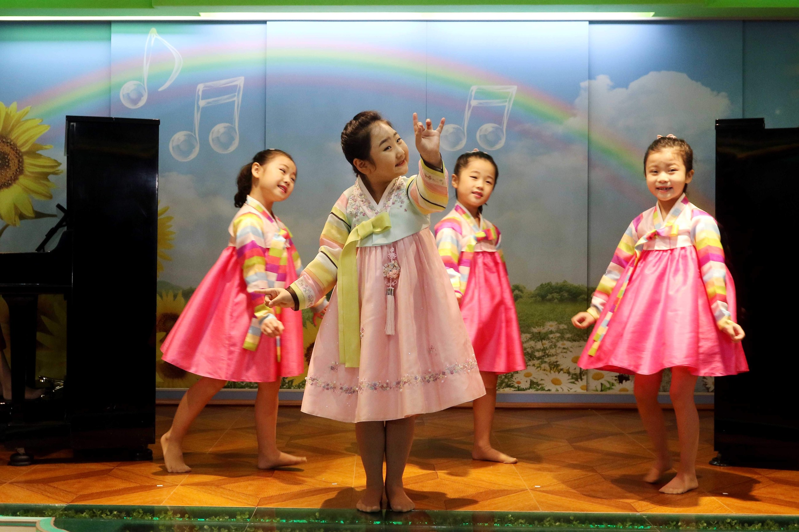 Six UAE doctors advise against fashionable high heels for girls