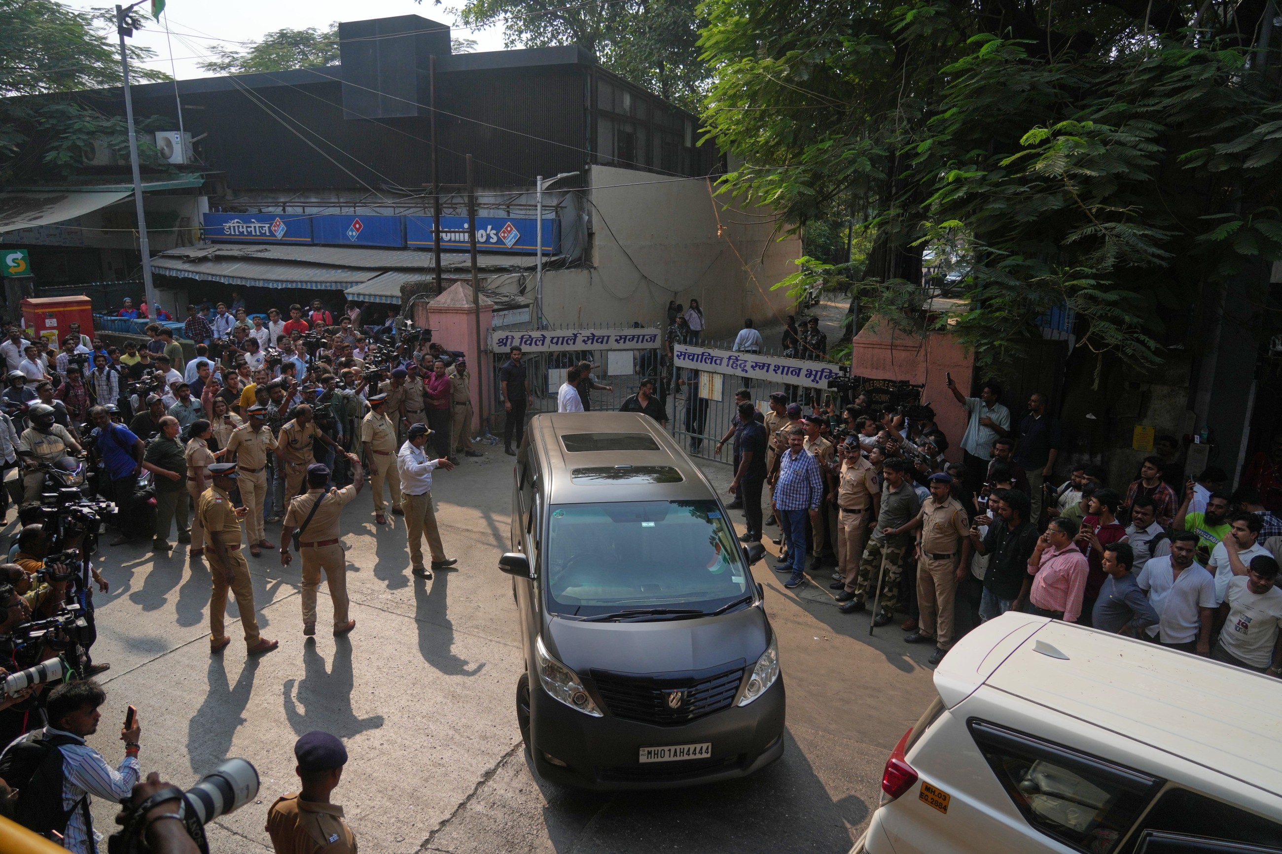 'End of an era in Indian cinema:' PM Modi, politicians condole demise of veteran actor Dharmendra