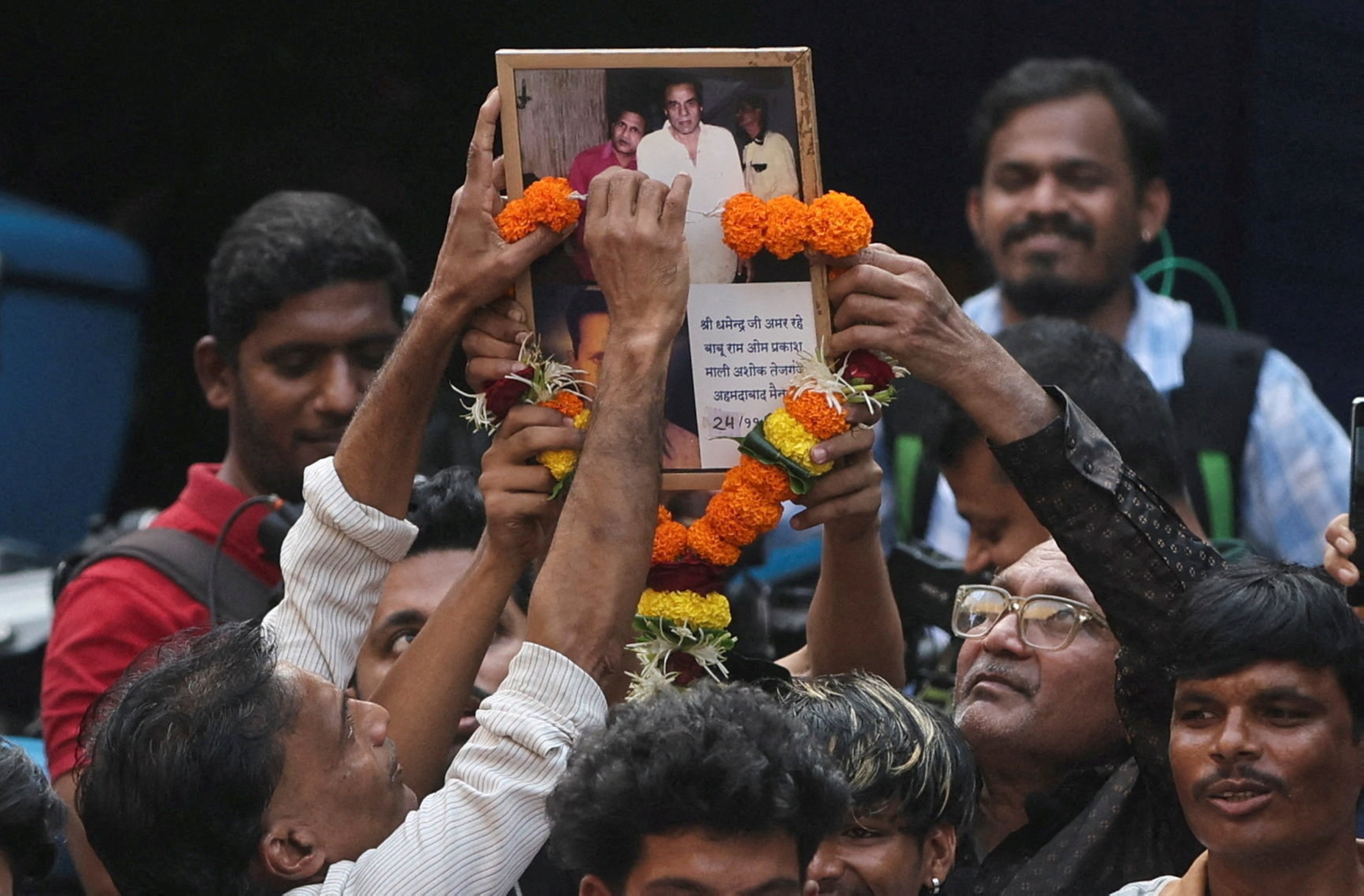 'End of an era in Indian cinema:' PM Modi, politicians condole demise of veteran actor Dharmendra