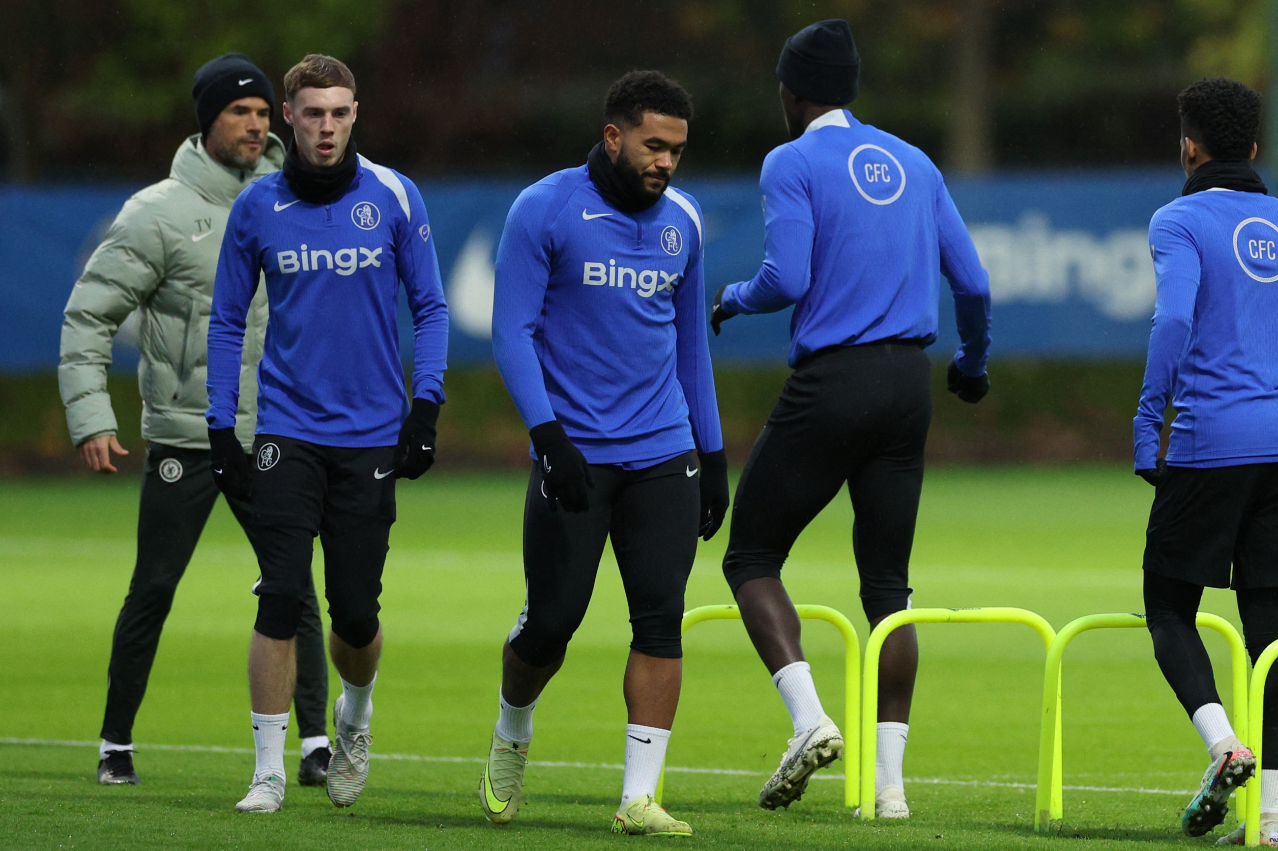 Chelsea&rsquo;s coach Maresca braced for big week as Palmer ruled out of CL clash against Barcelona