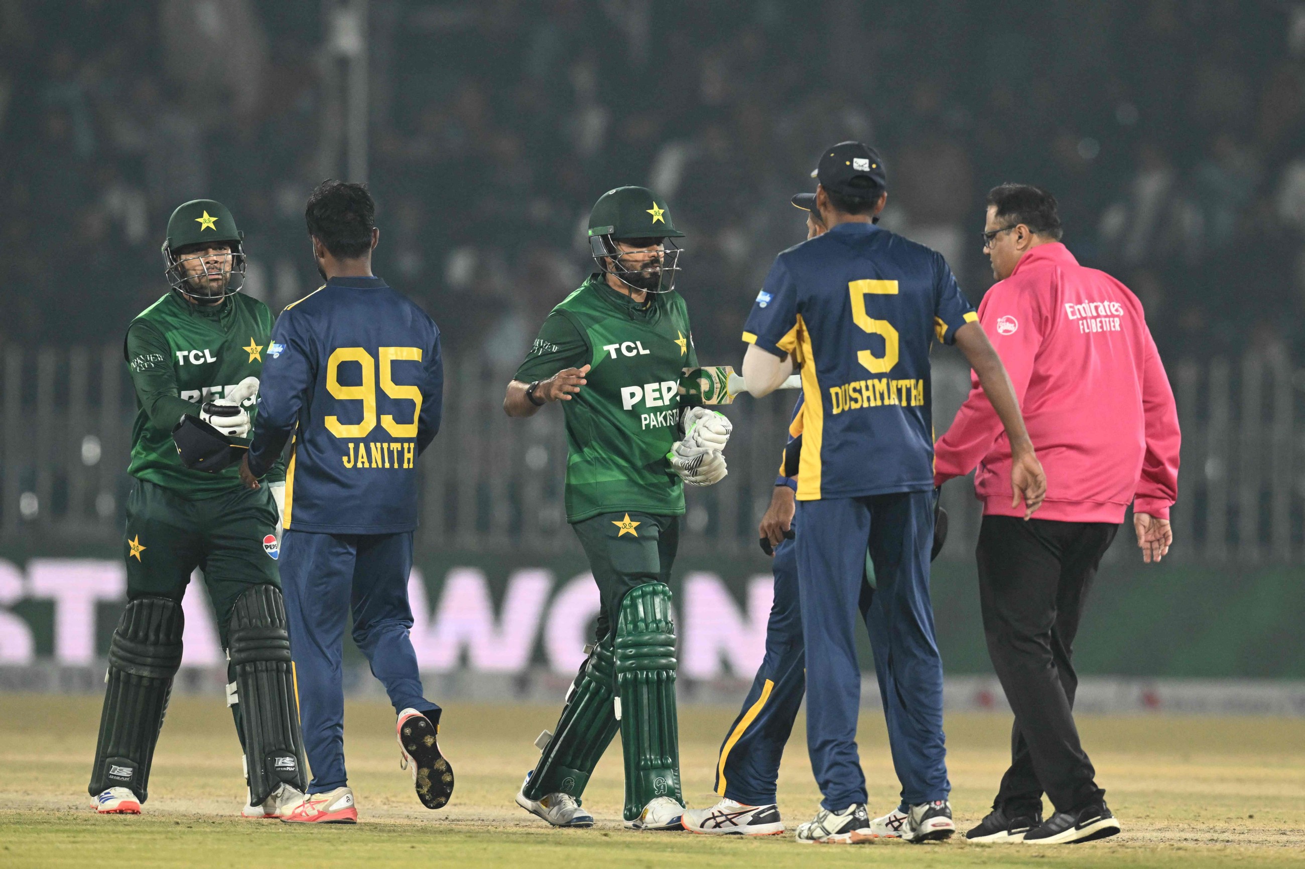 Pakistan spins out Sri Lanka for 114 to win T20 tri-series final