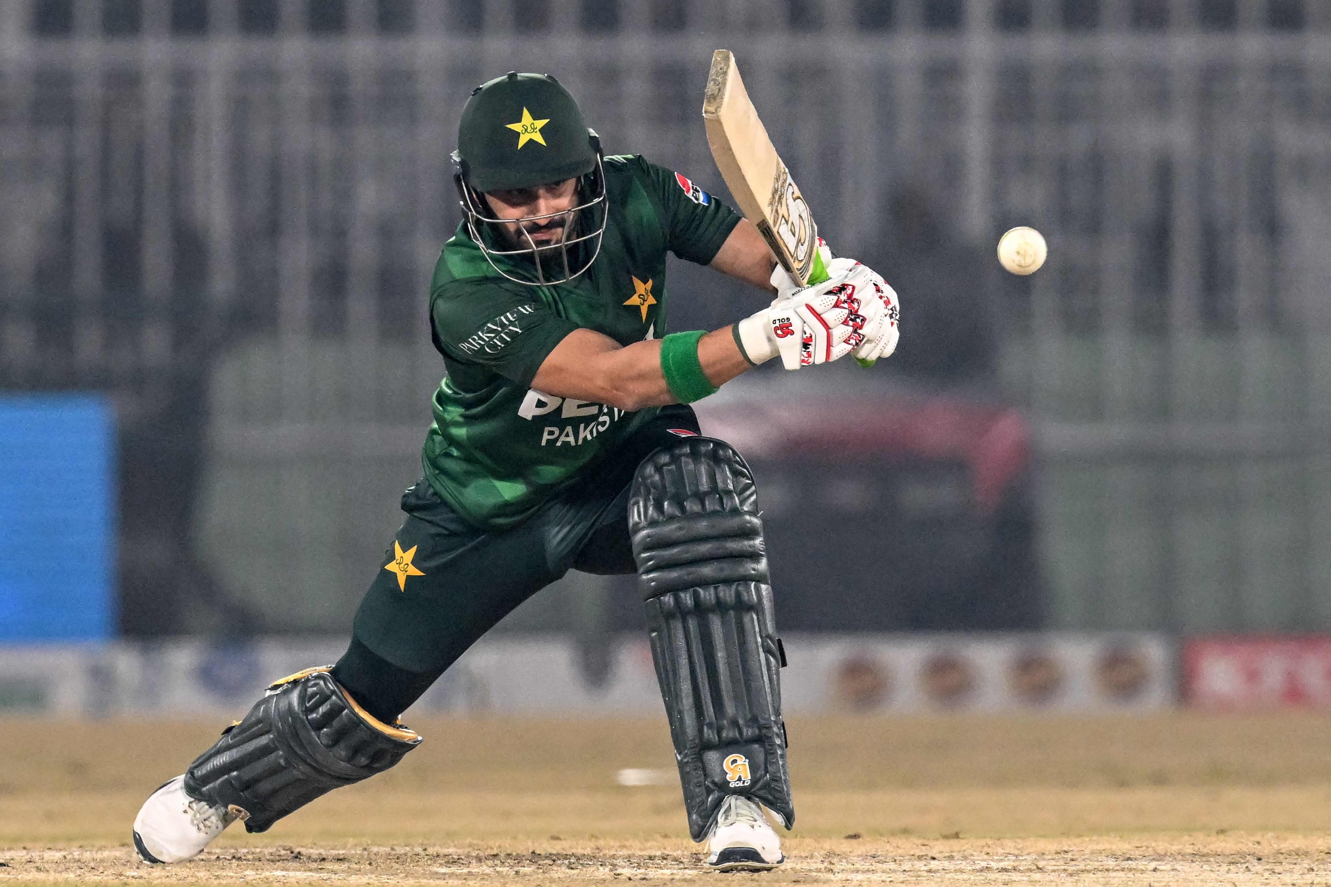 Pakistan spins out Sri Lanka for 114 to win T20 tri-series final