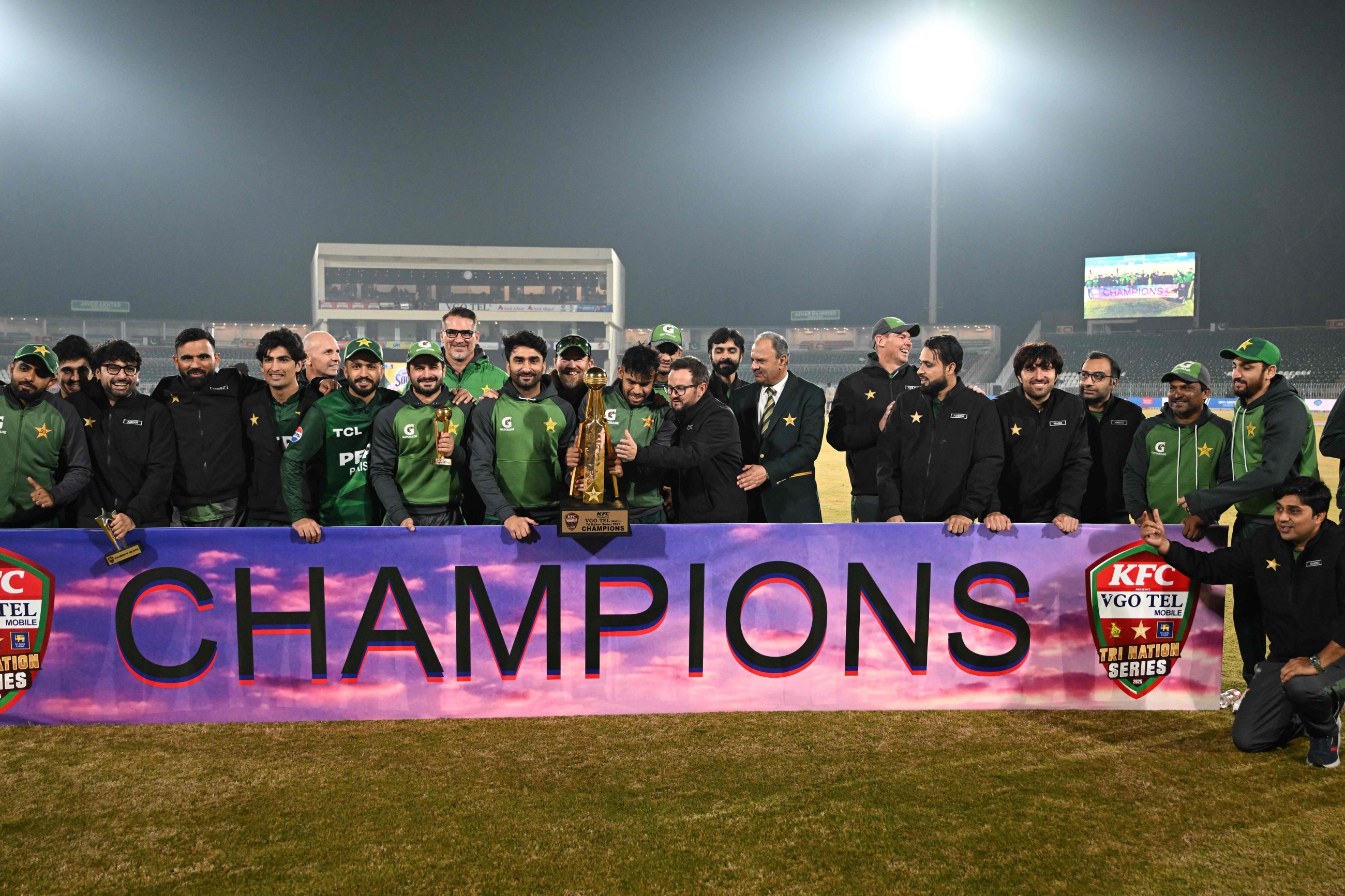 Pakistan spins out Sri Lanka for 114 to win T20 tri-series final