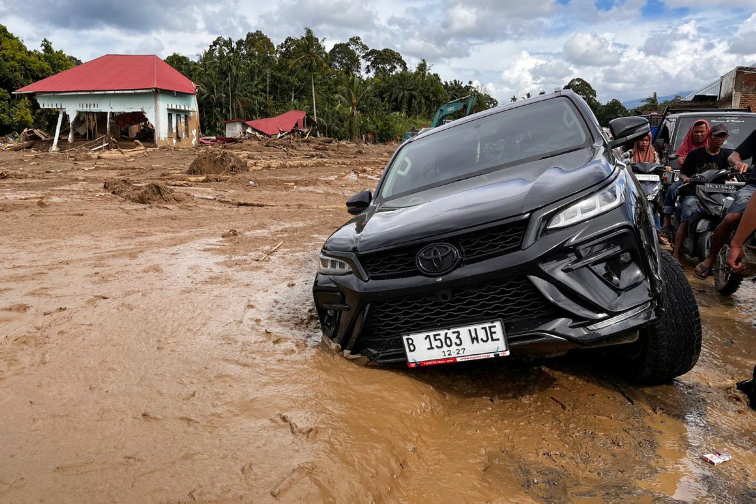 Tropical storm deaths top 600 in Southeast Asia, over 4 million affected
