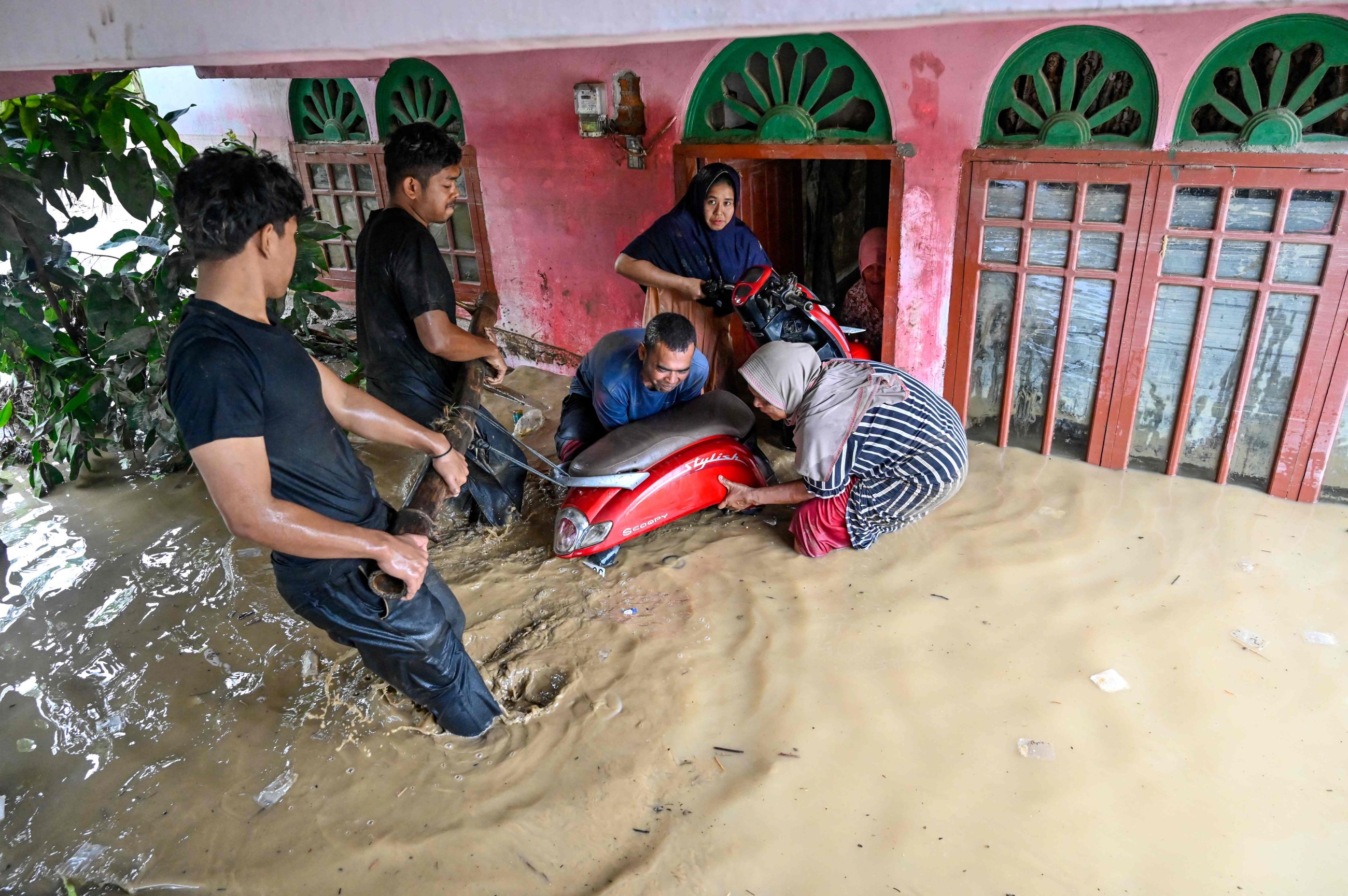 Tropical storm deaths top 600 in Southeast Asia, over 4 million affected