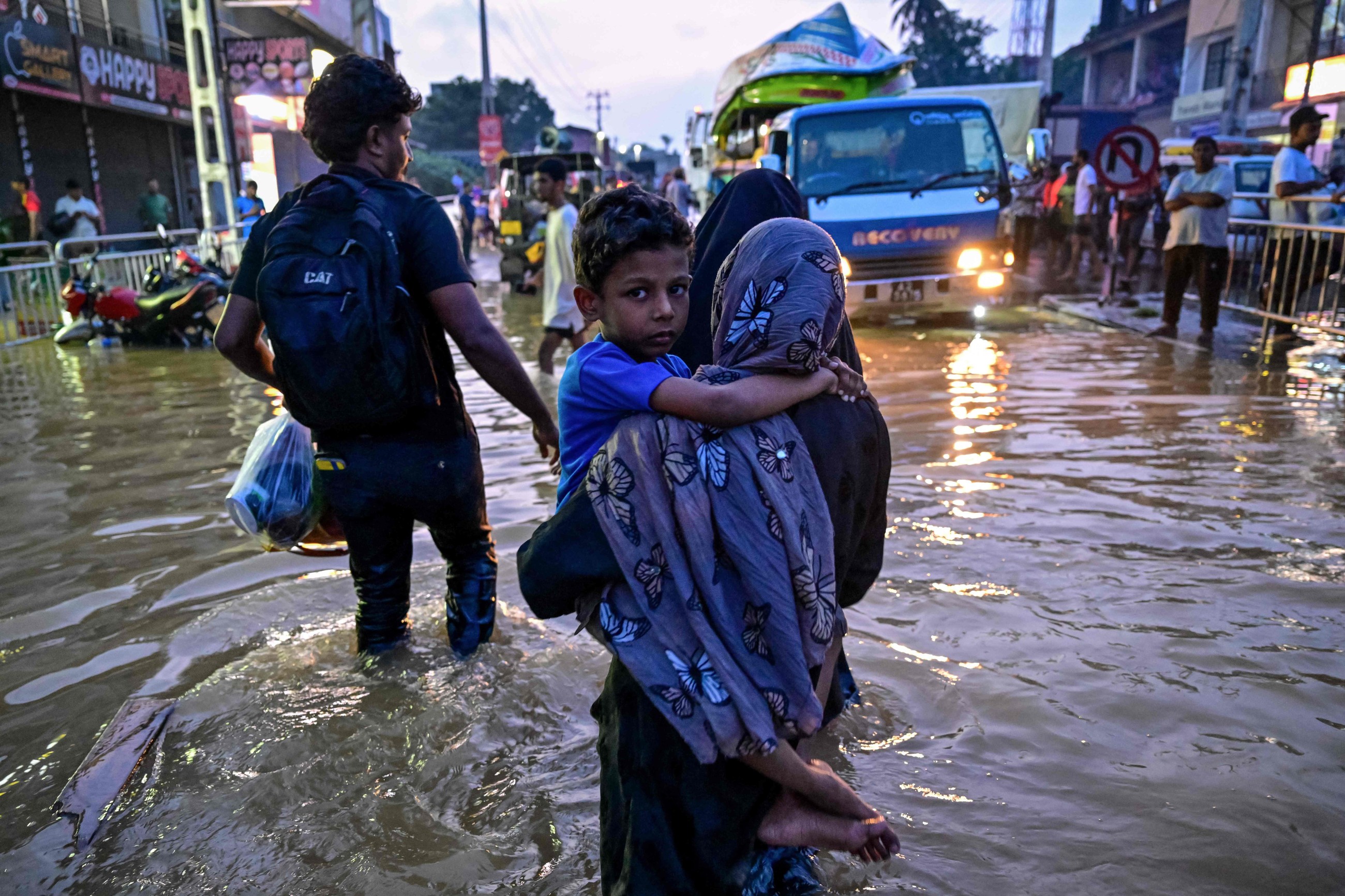 Over 1,400 killed in Indonesia, Sri Lanka, Malaysia and Thailand floods