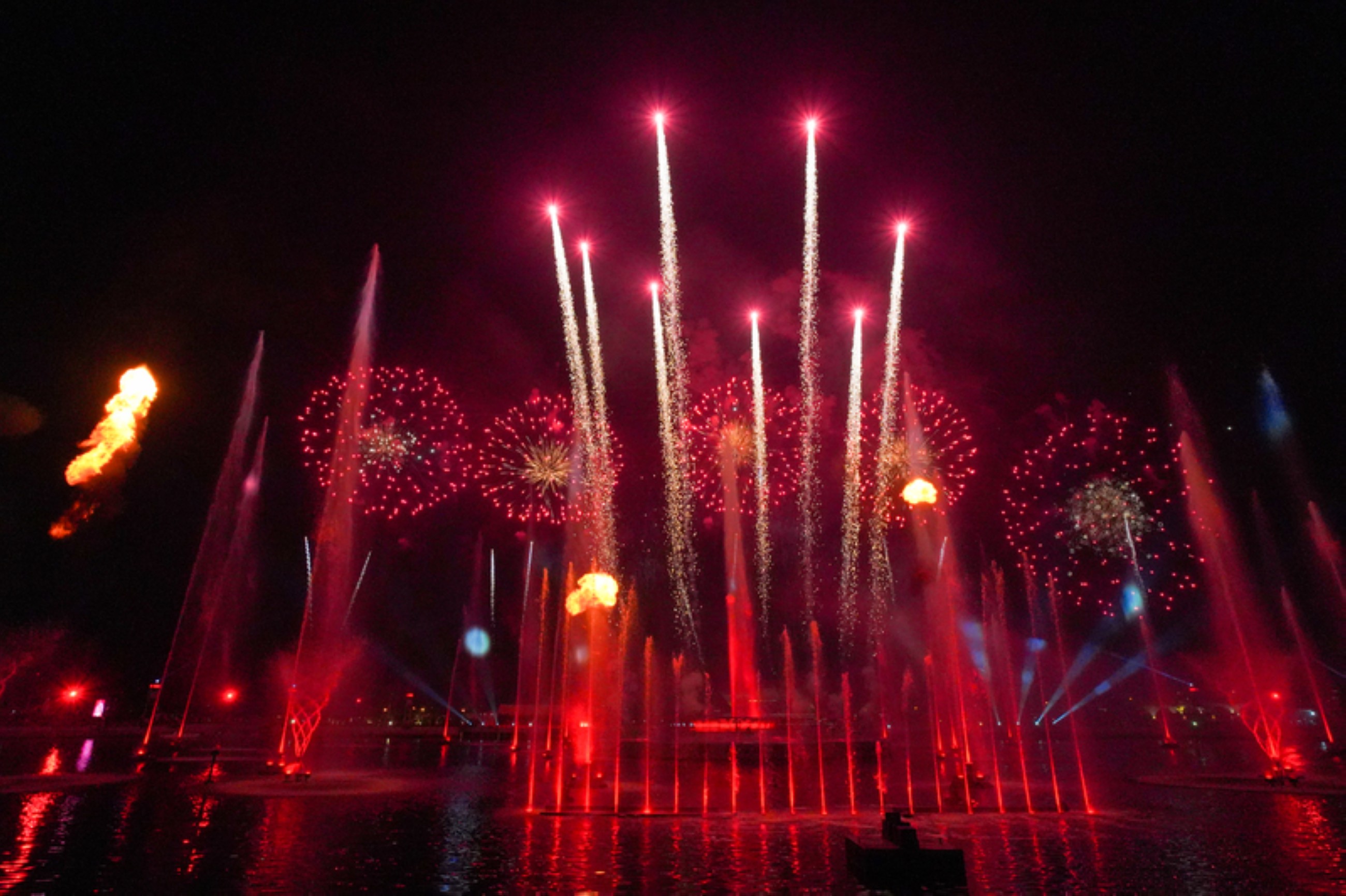 31st edition of Dubai Shopping Festival kicks off with star-studded concerts and events