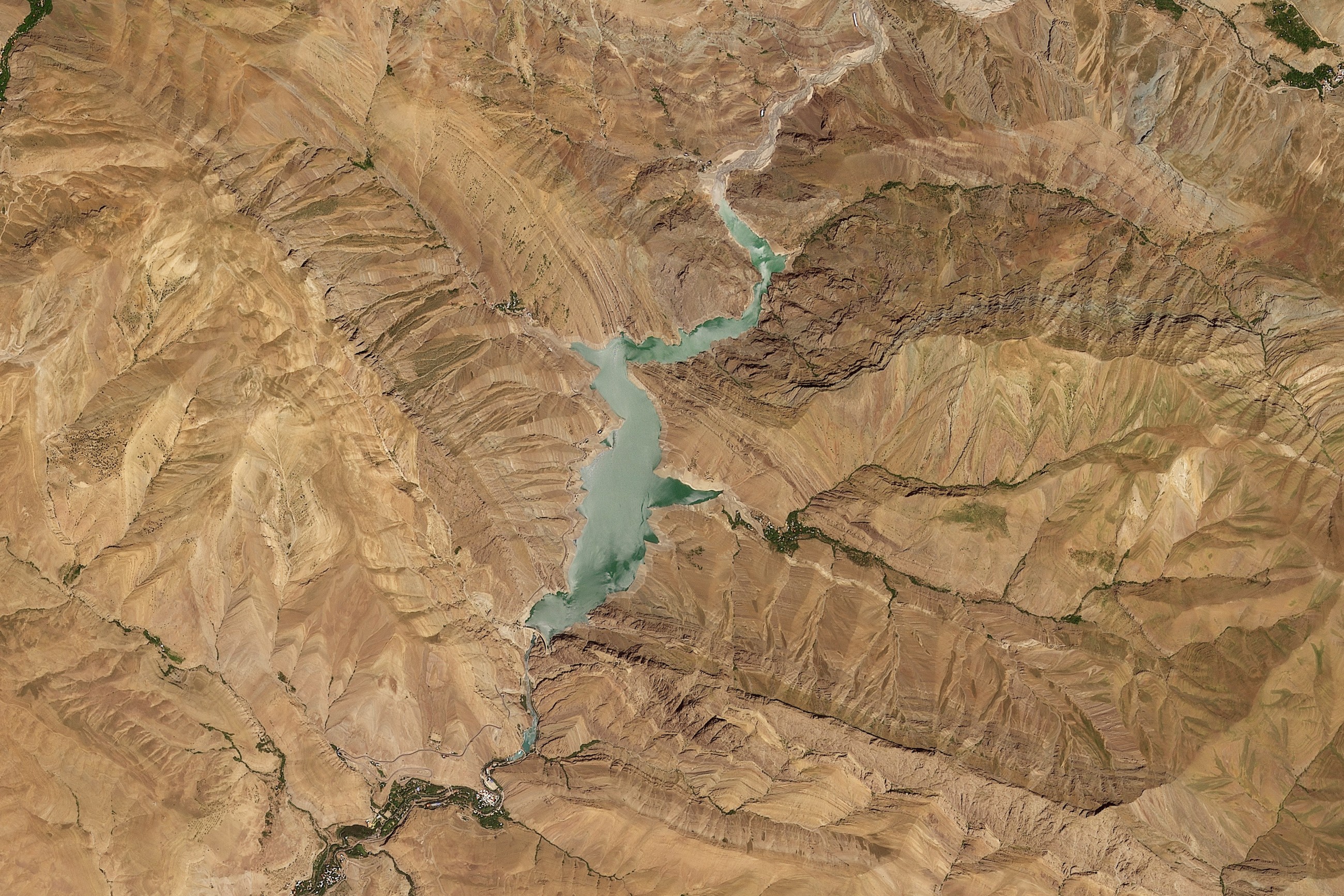 First rain of autumn falls in Iran's capital, but the drought-ravaged nation needs far more