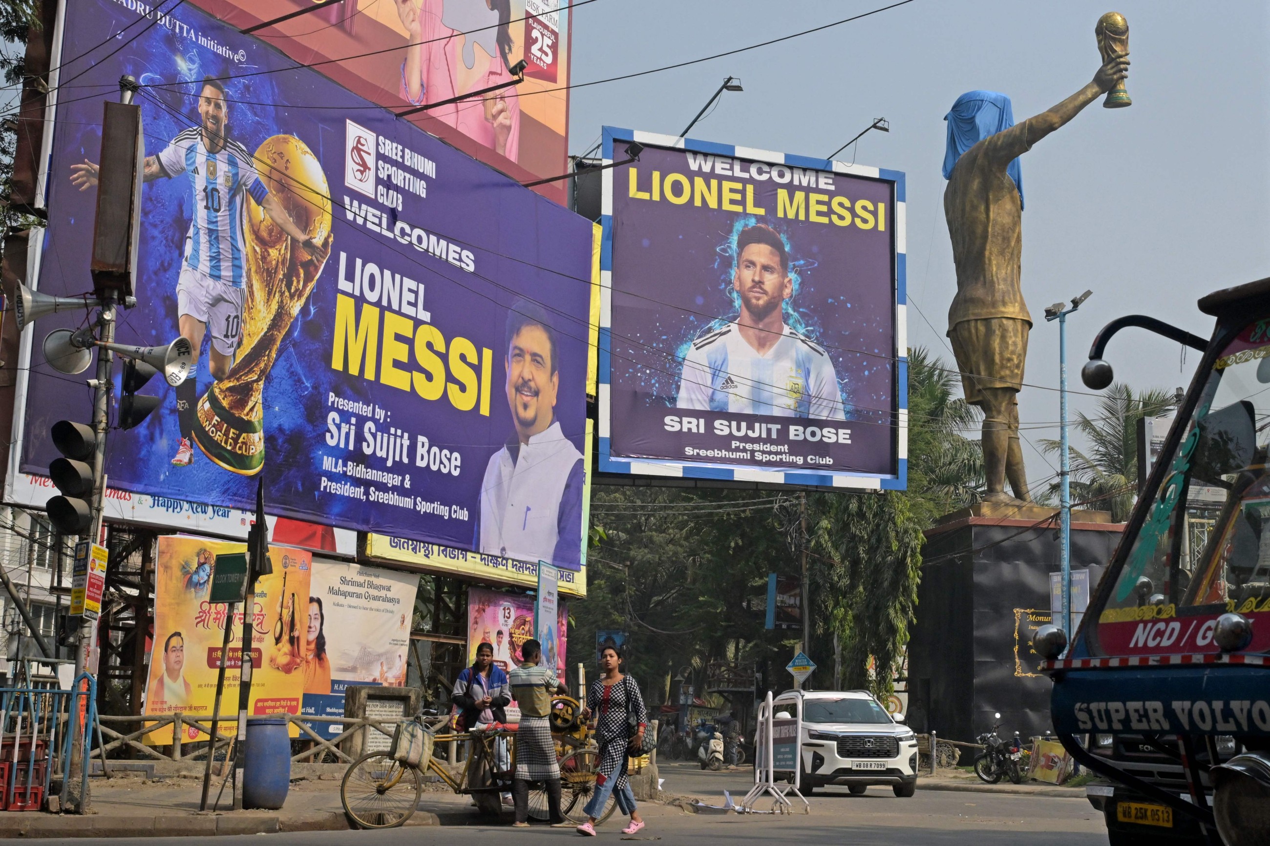 Messi to unveil 21-metre statue of himself on India 'GOAT' tour