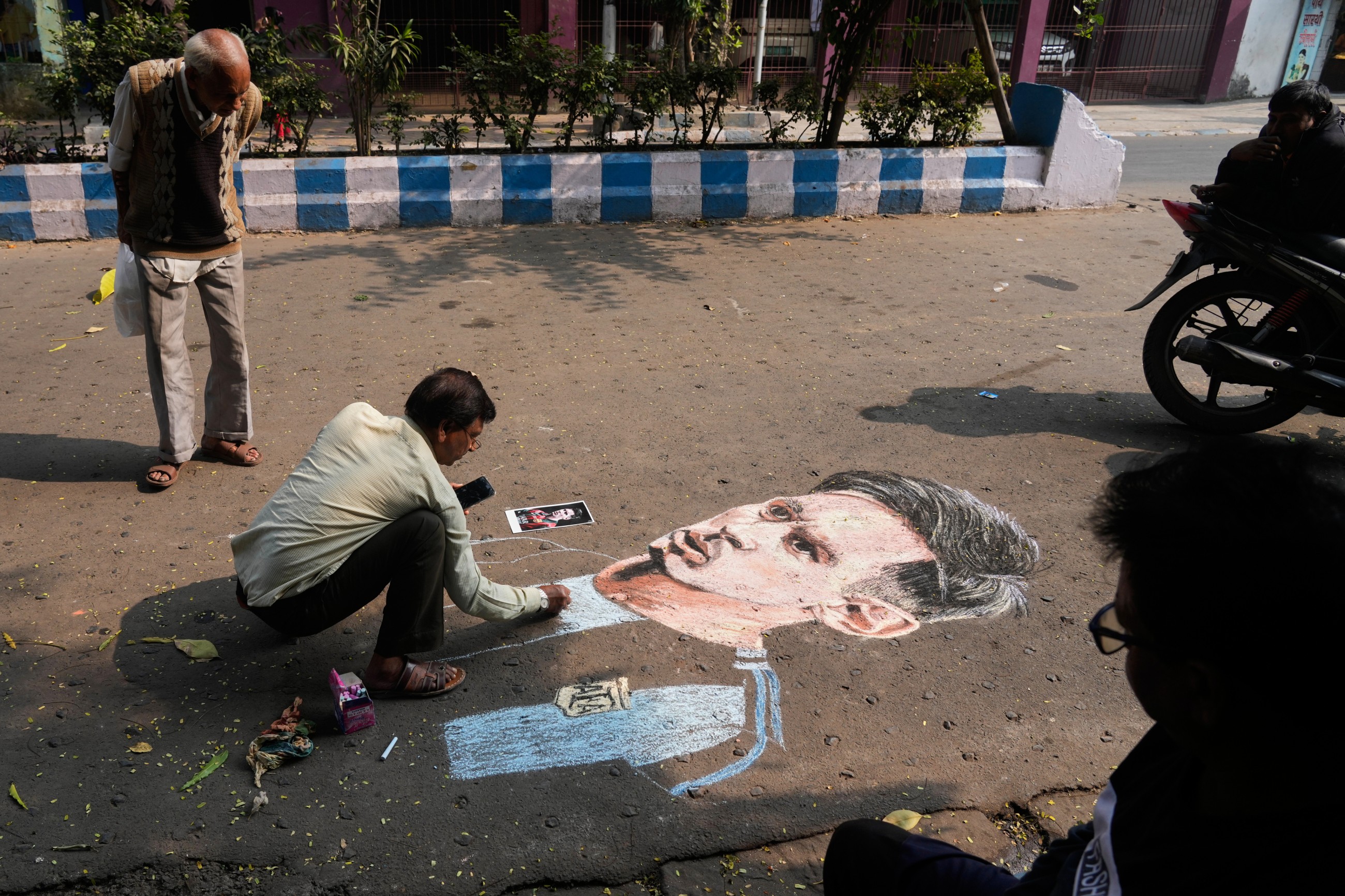 Messi to unveil 21-metre statue of himself on India 'GOAT' tour