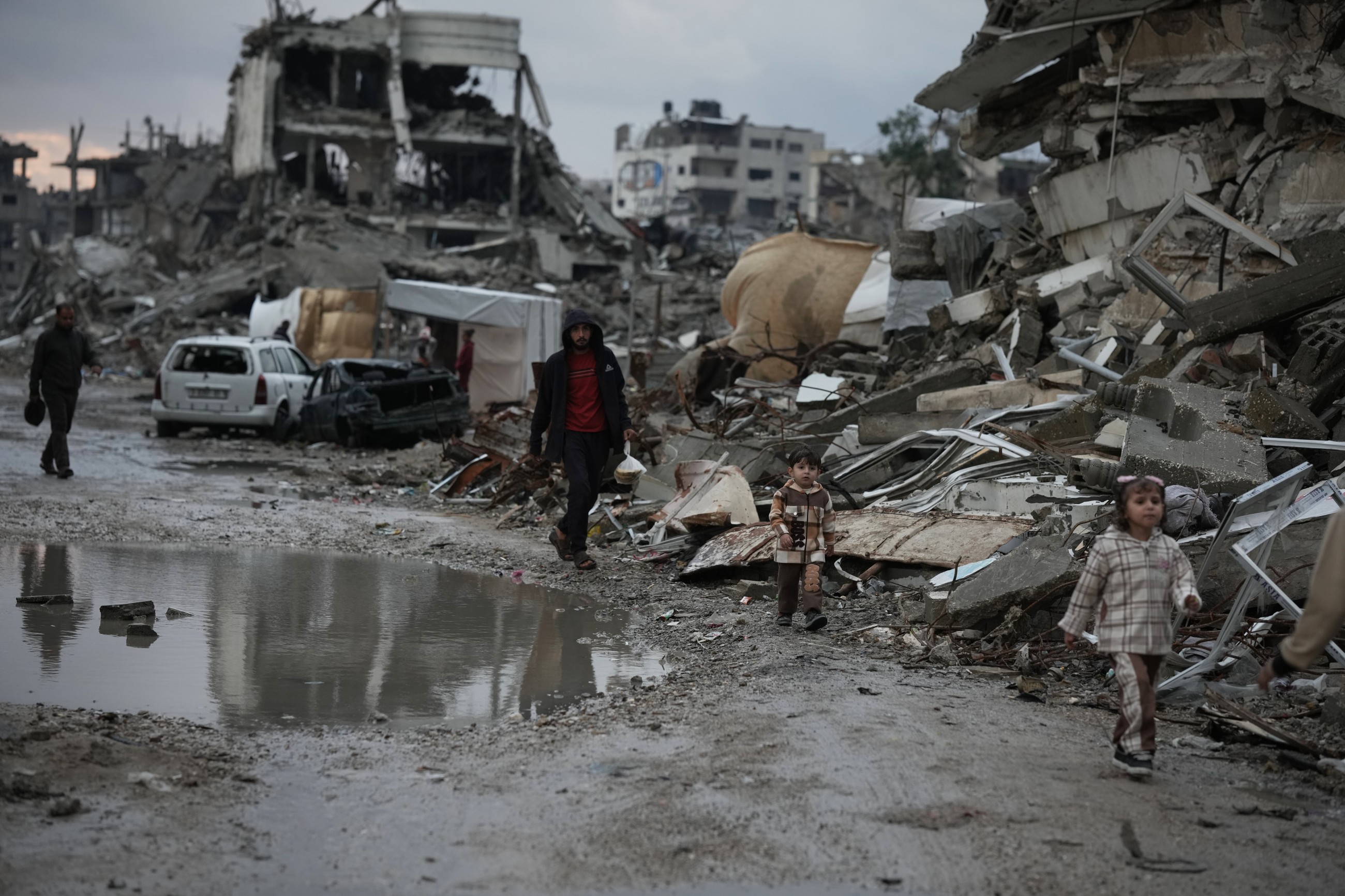 UN agency warns displaced Gazans face cold, floods as emergency supplies blocked