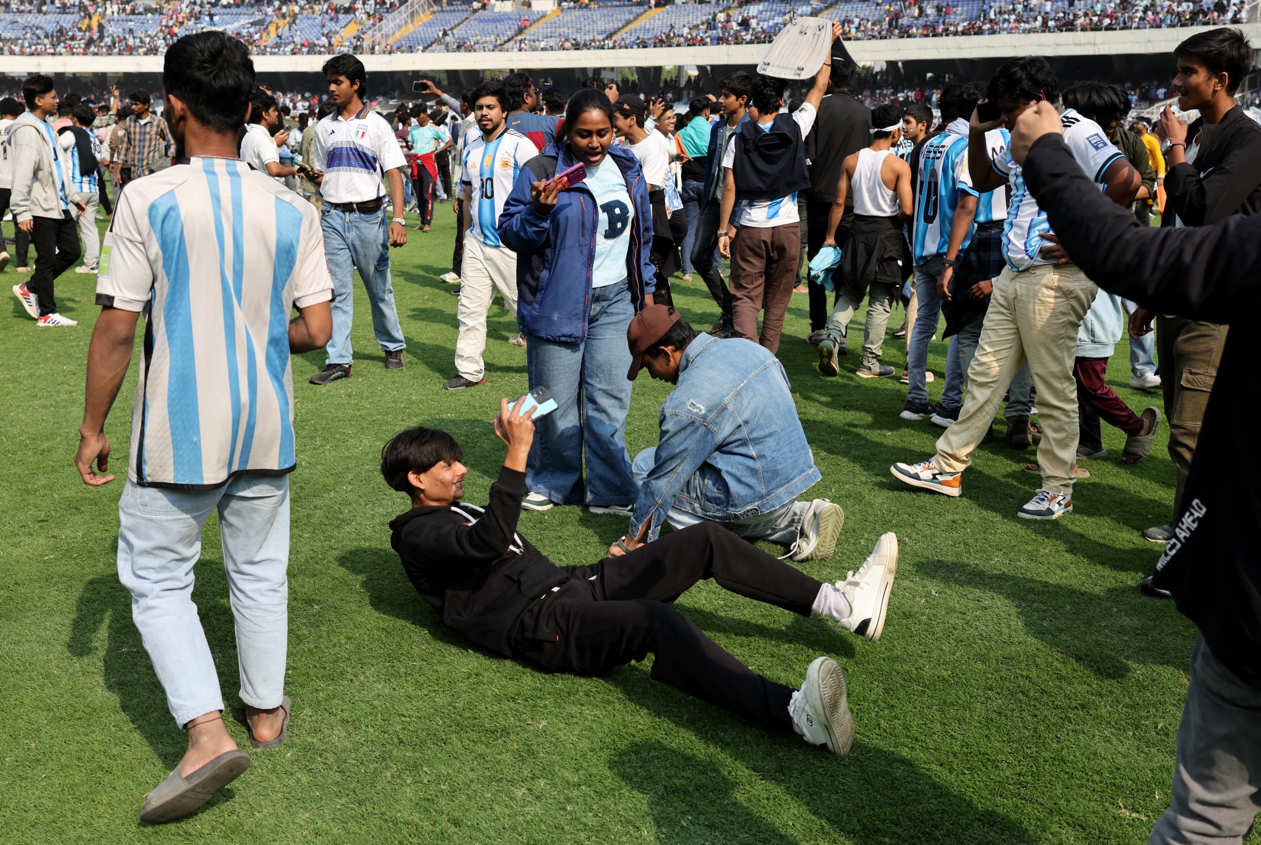 Angry football fans vandalise India stadium after Messi's abrupt exit