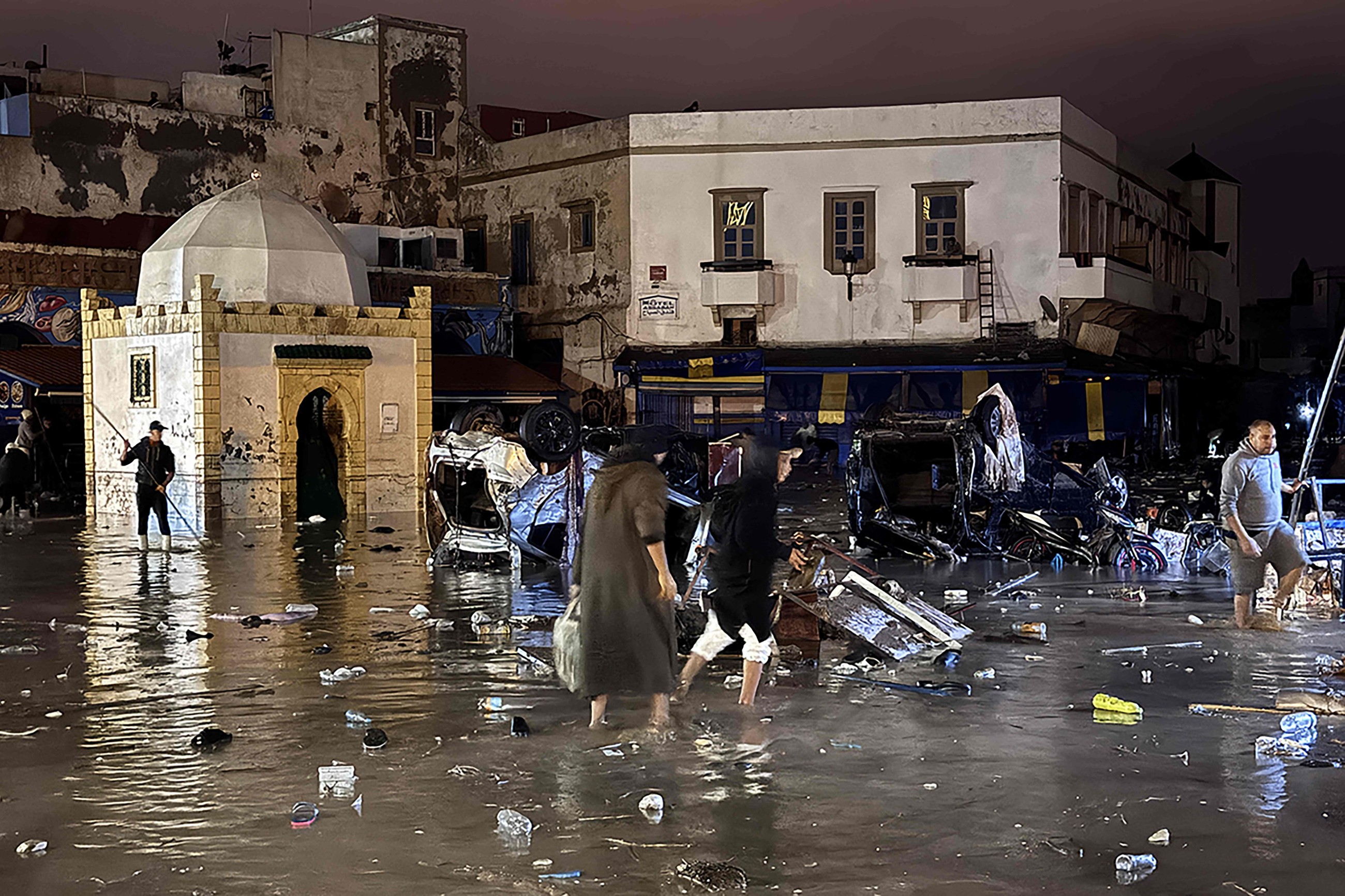 Flash floods kill 21 in Moroccan coastal town