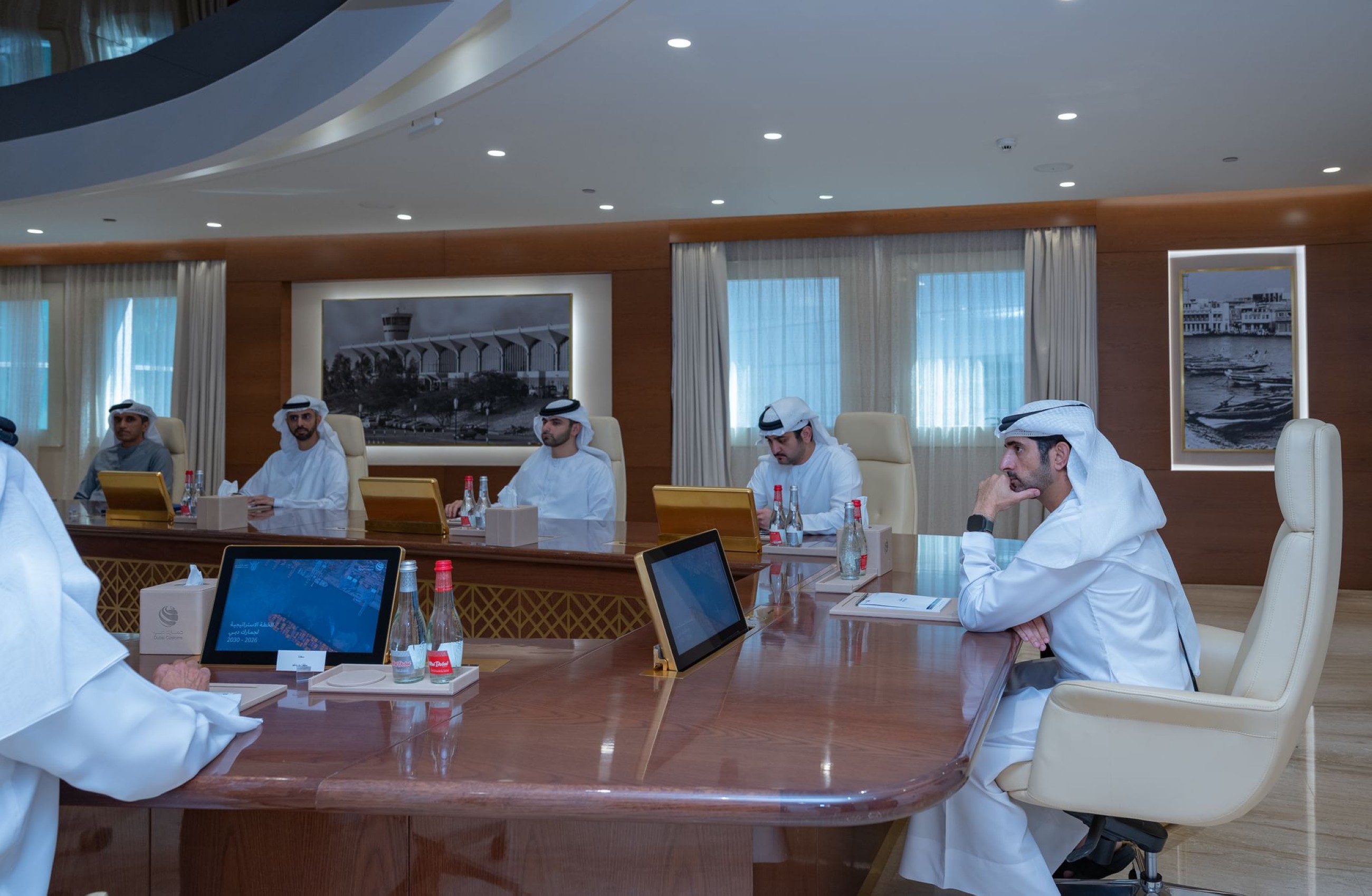 Hamdan visits Dubai Customs headquarters