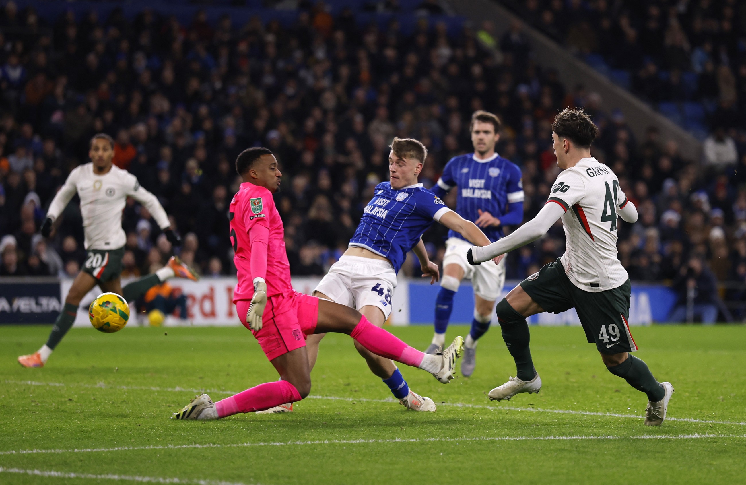 Chelsea battle into League Cup semis to ease pressure on Maresca