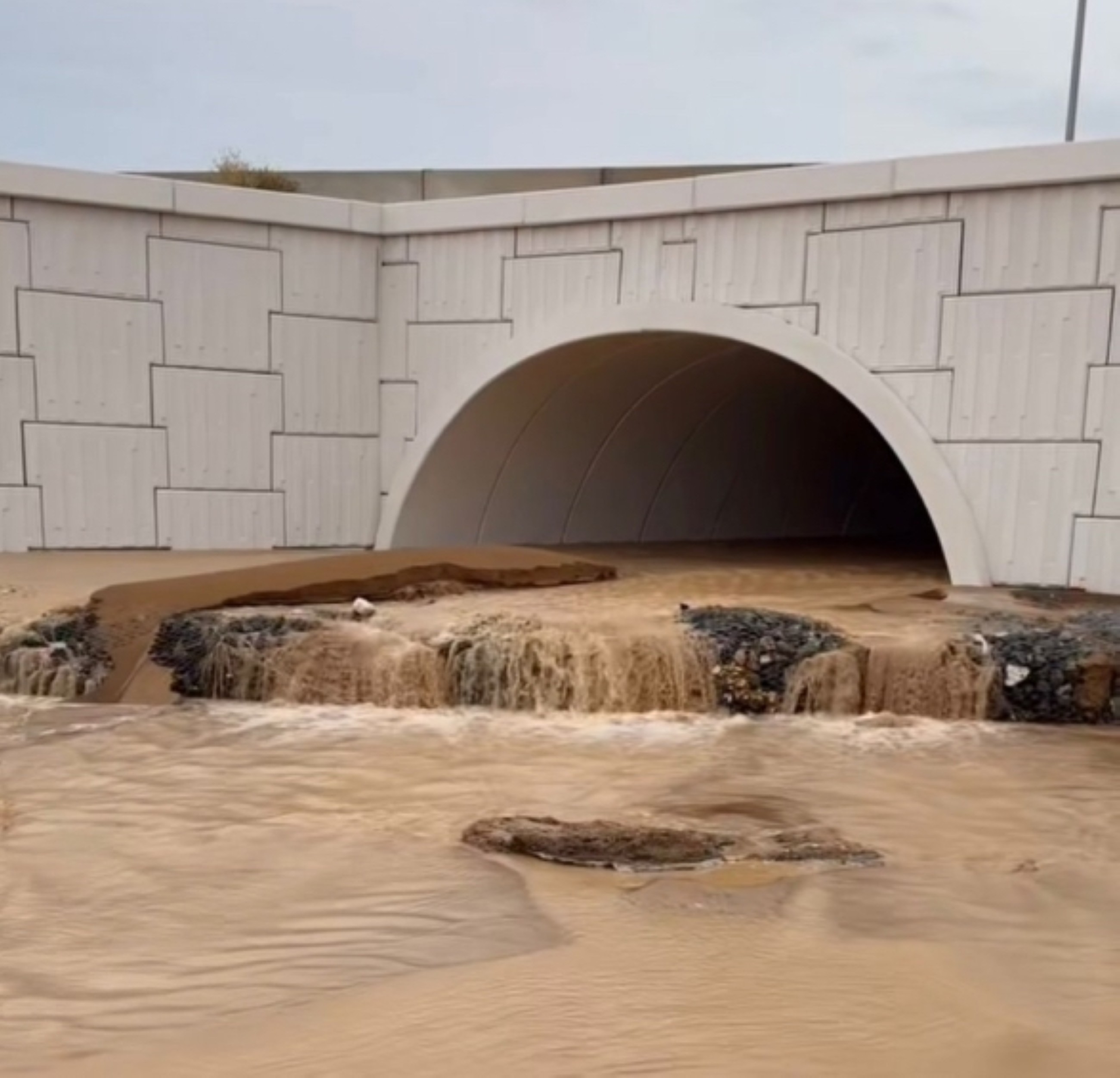 UAE records 8.5˚C temperature as heavy rain expected until Sunday