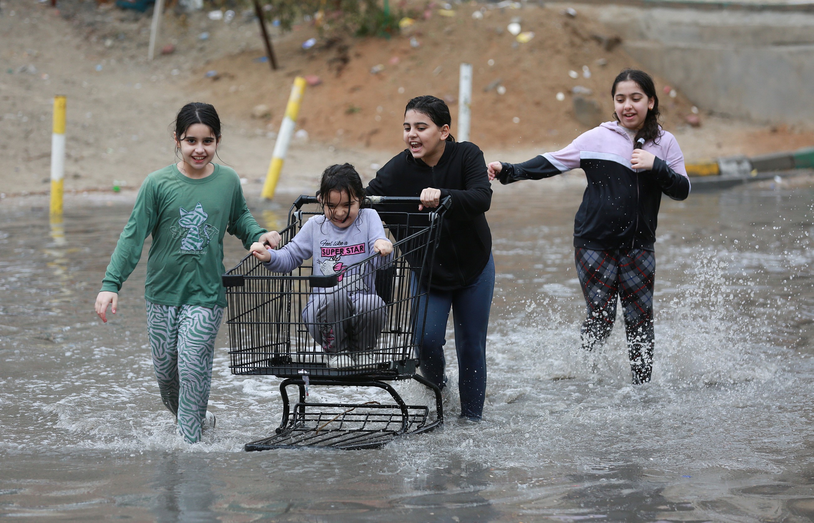 UAE readies contingency plans amid heavy rain