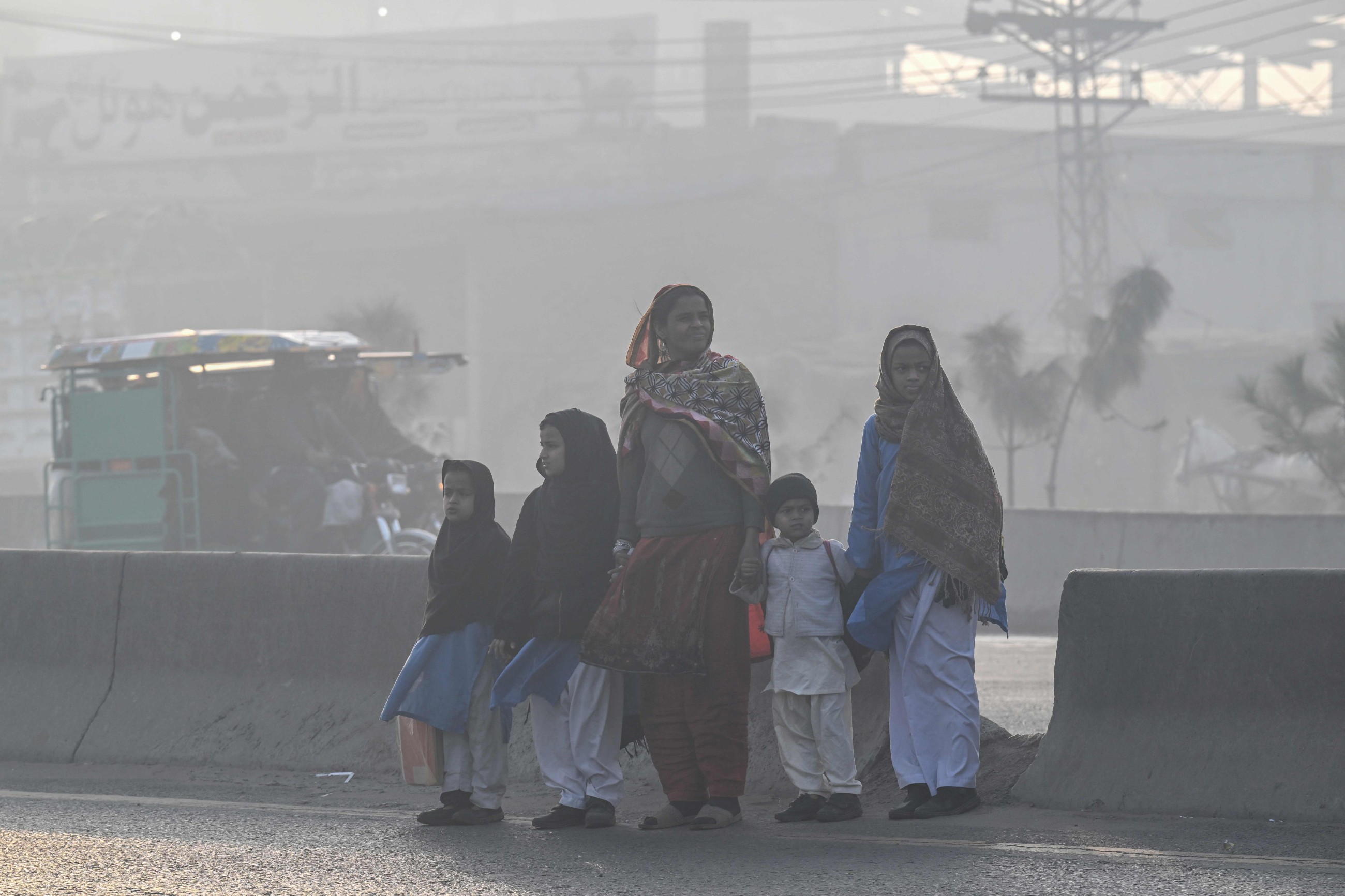 World Bank approves $700 million for Pakistan's economic stability